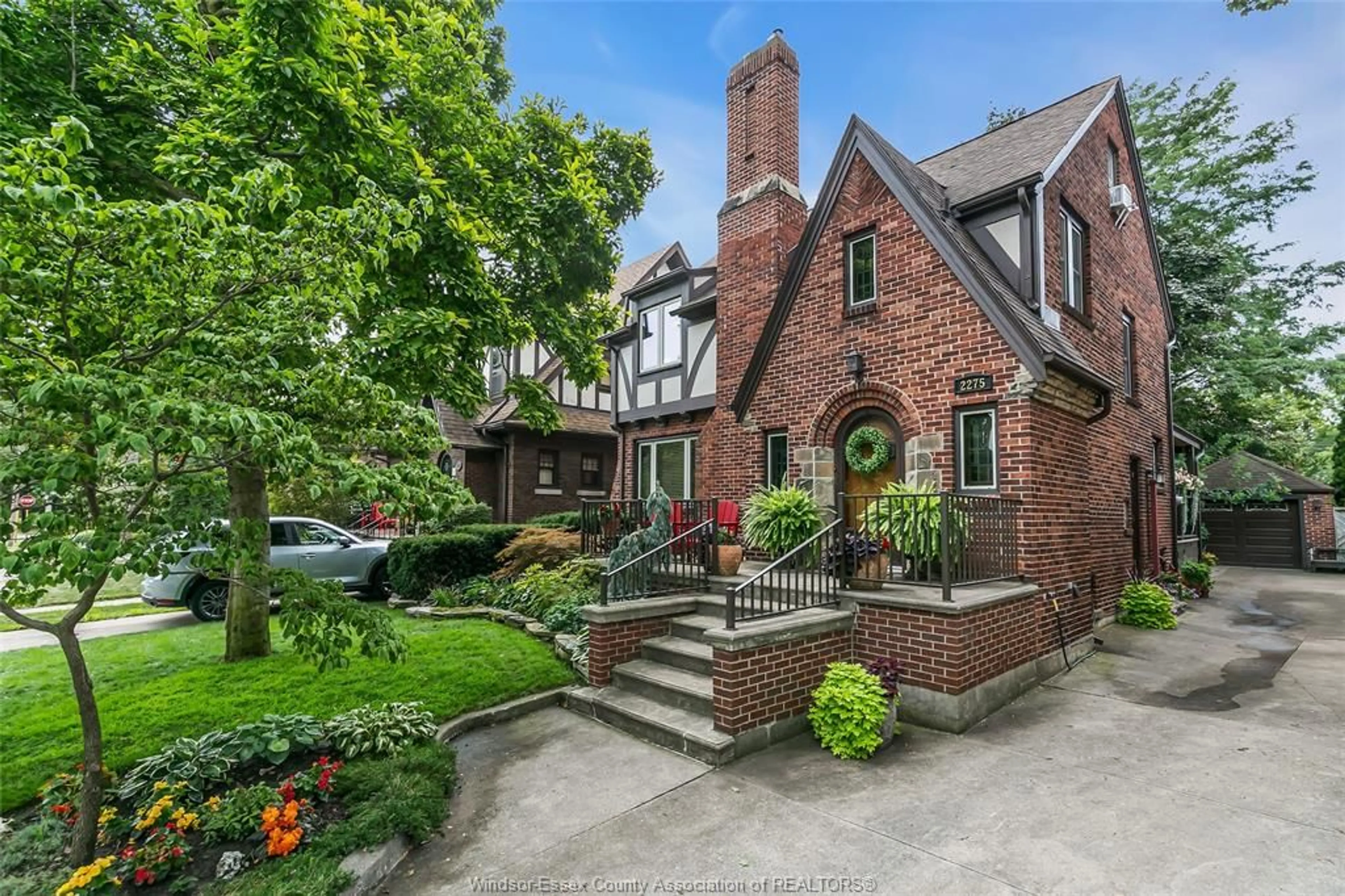 Home with brick exterior material, street for 2275 VICTORIA Ave, Windsor Ontario N8X 1R2