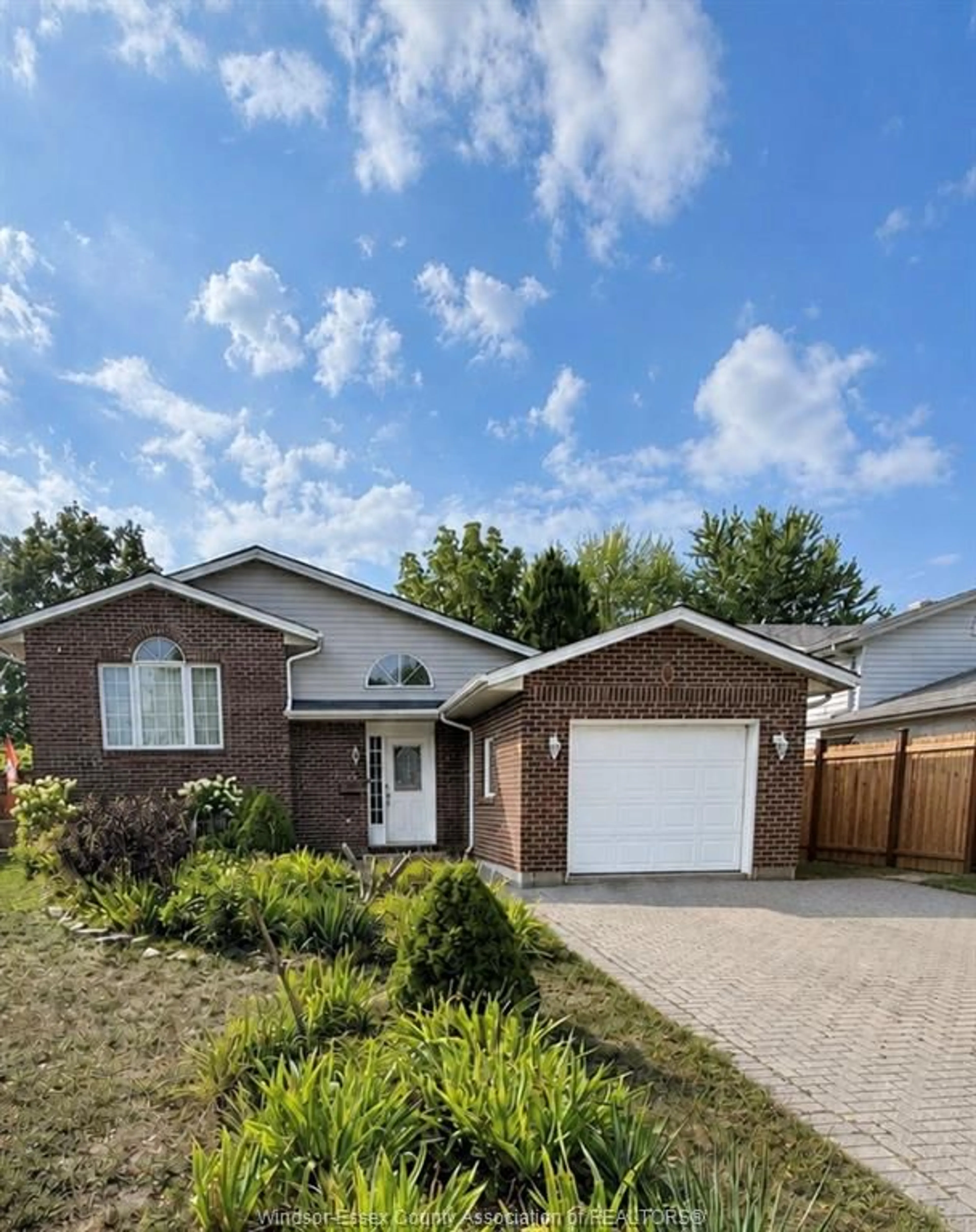 Home with brick exterior material, street for 5 ALLEN Crt, Amherstburg Ontario N9V 3Z4