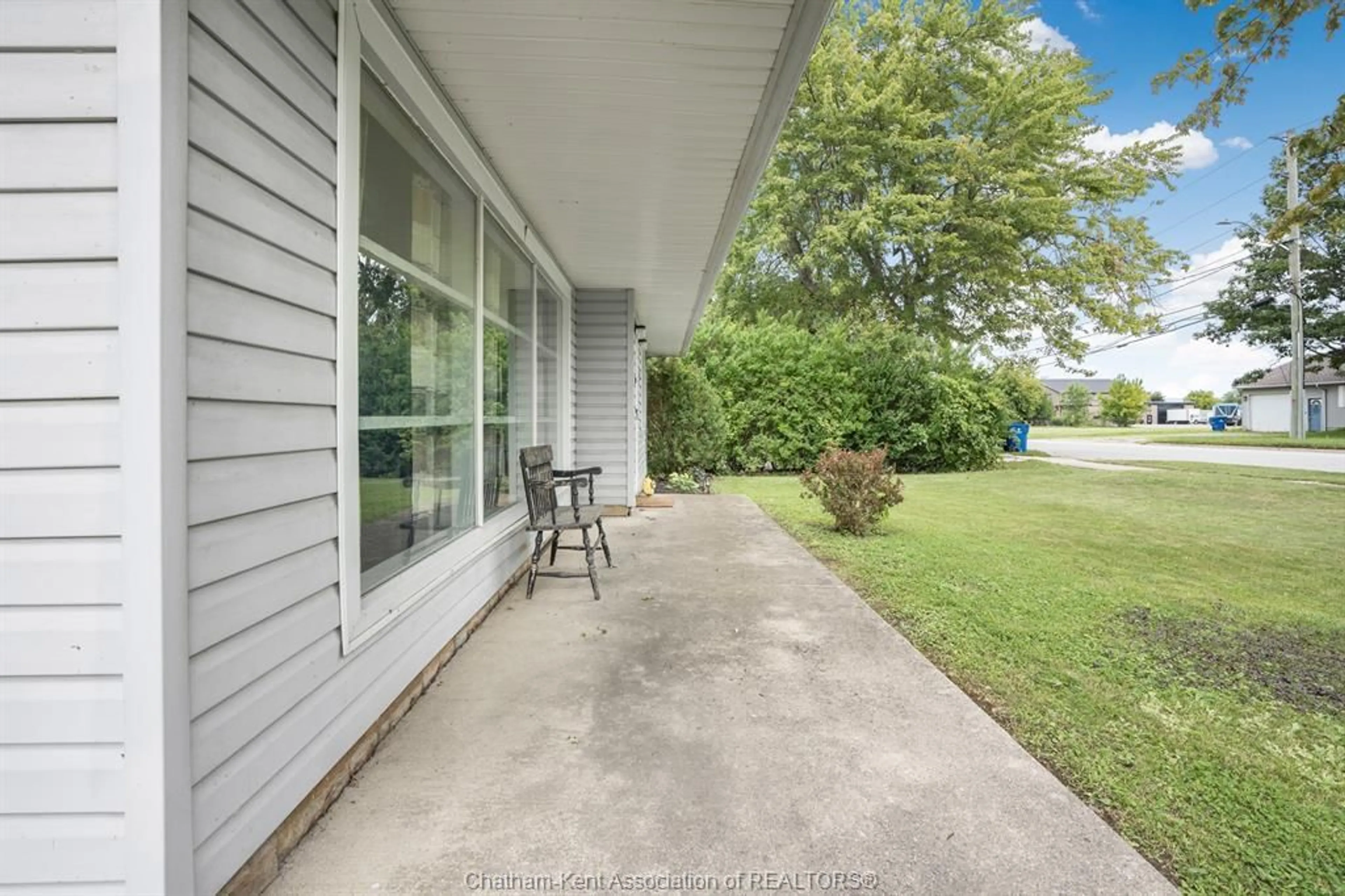 Patio, water/lake/river/ocean view for 113 Queen St St, Tilbury Ontario N0P 2L0