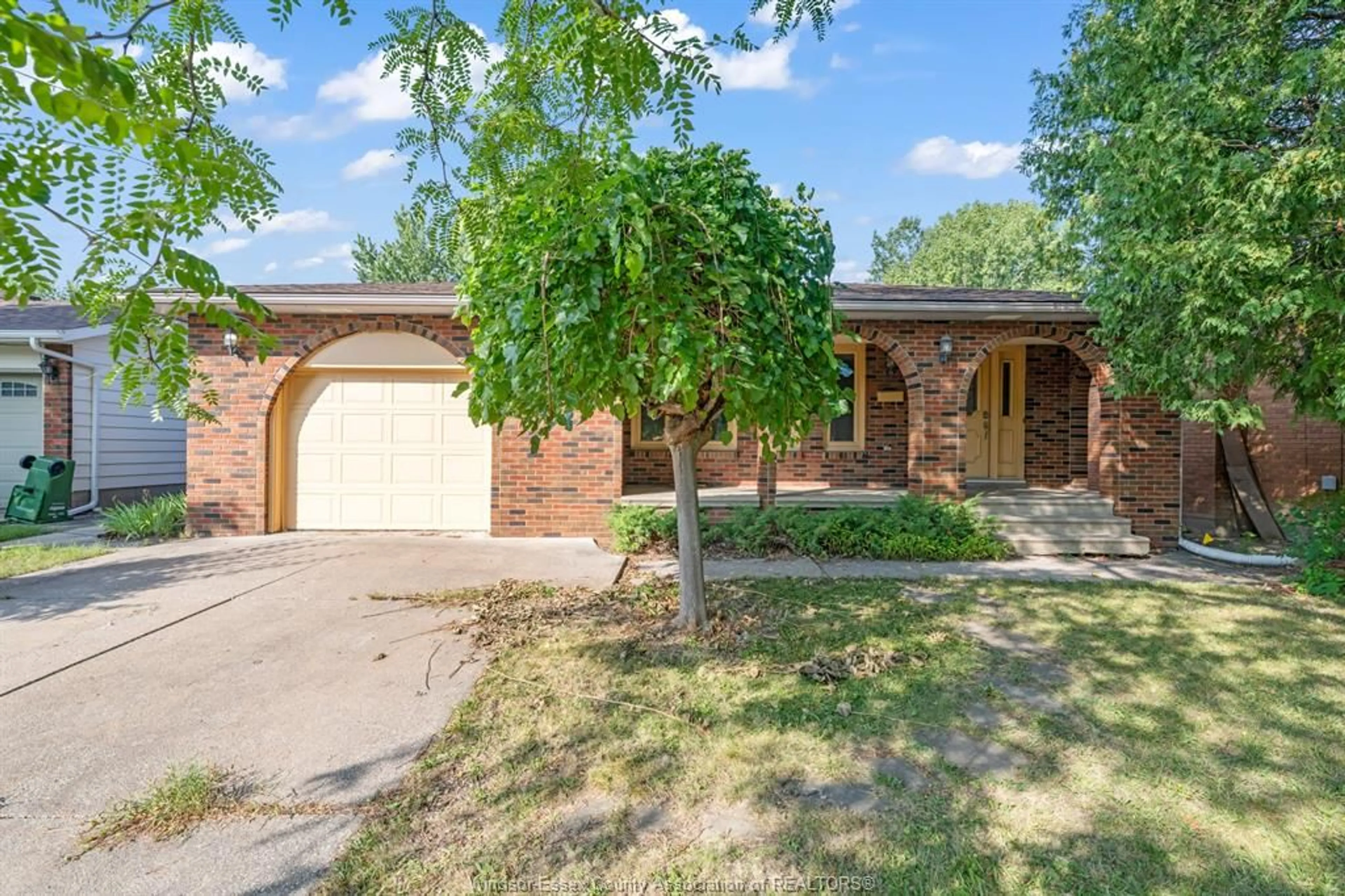 Home with brick exterior material, street for 3003 REGIS Ave, Windsor Ontario N8R 1T7