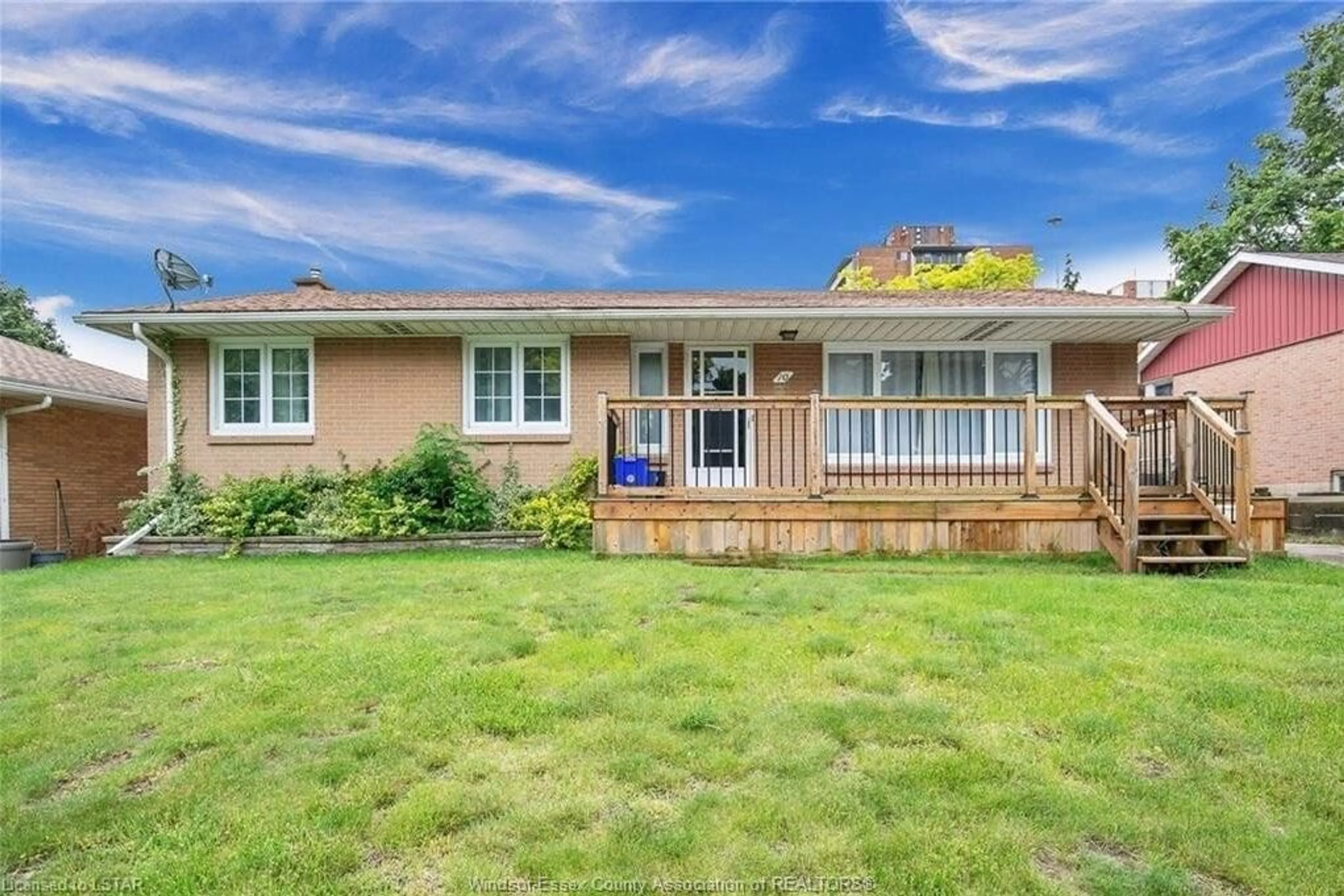 Unknown for 10 Countess, Leamington Ontario N8H 2H3