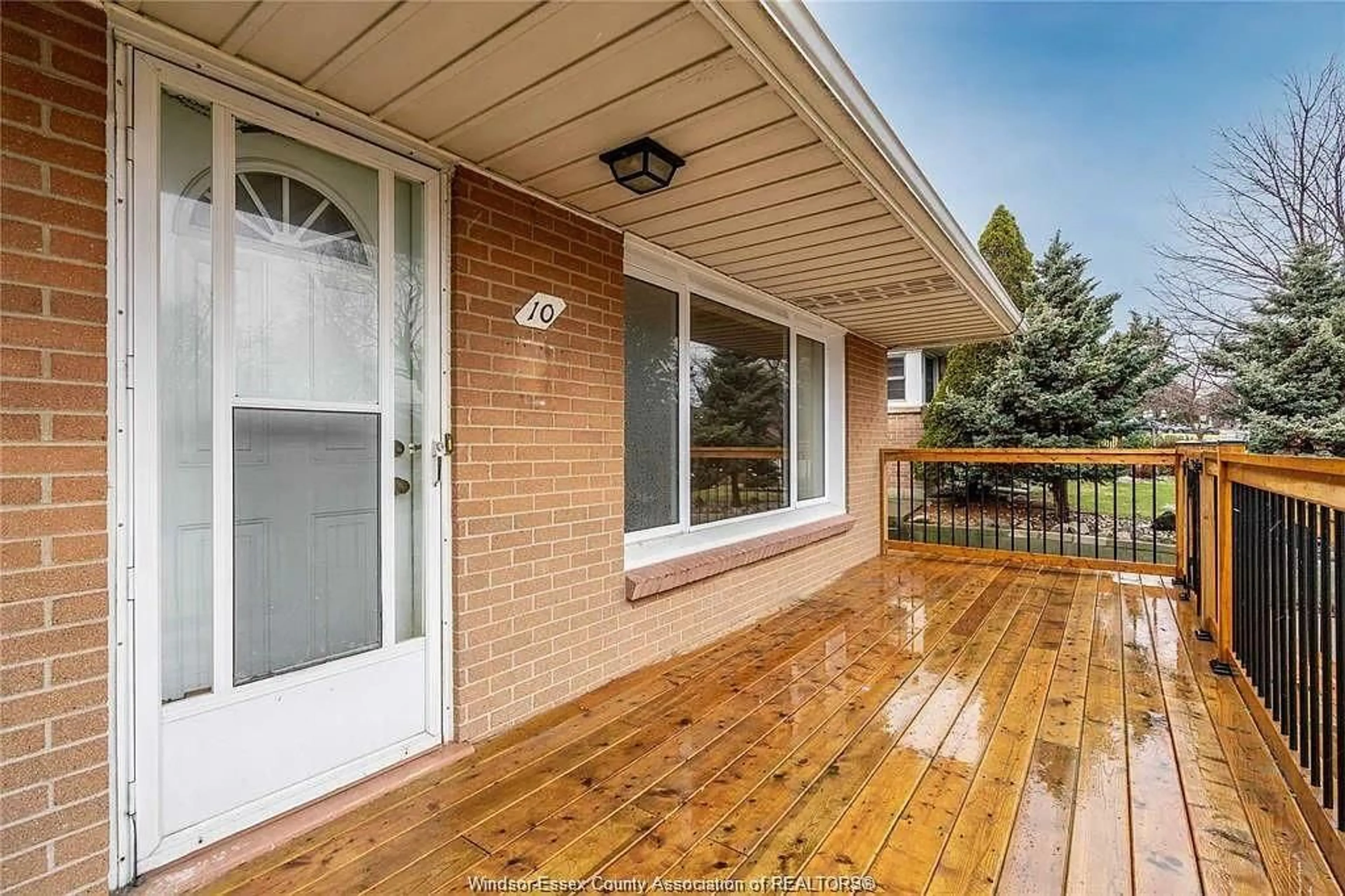 Unknown for 10 Countess, Leamington Ontario N8H 2H3