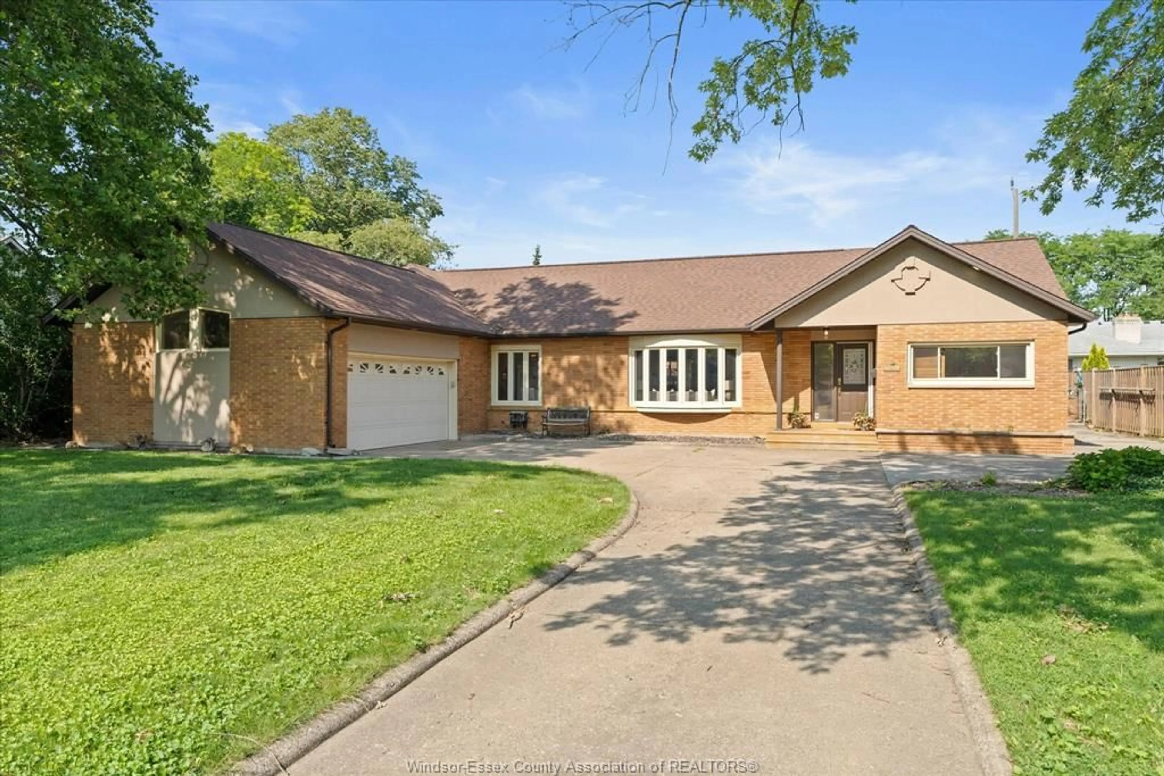 Unknown for 3740 OUELLETTE, Windsor Ontario N9E 3M7