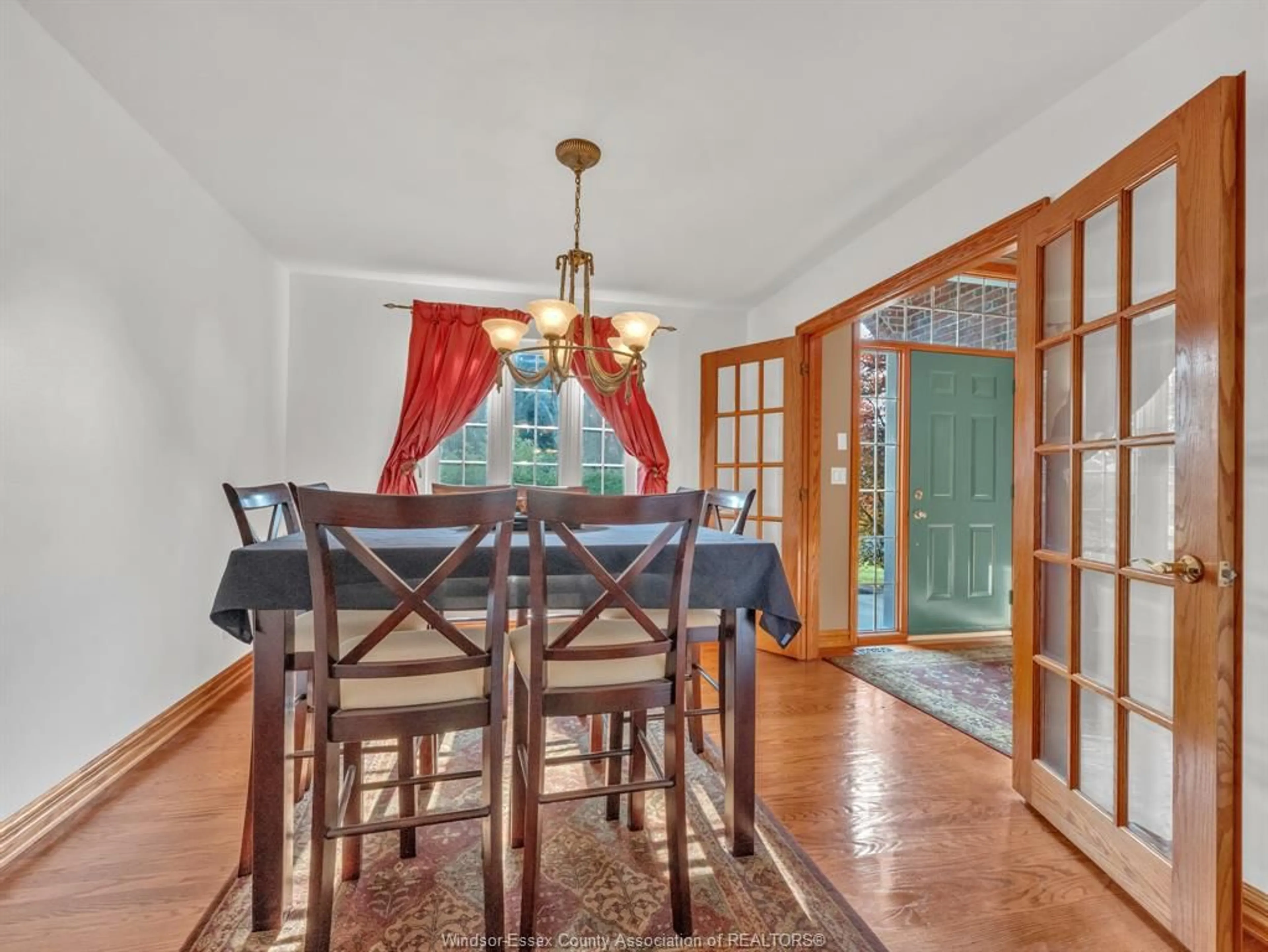 Dining room, unknown for 555 CHRISTINA Cres, Windsor Ontario N9G 2M4