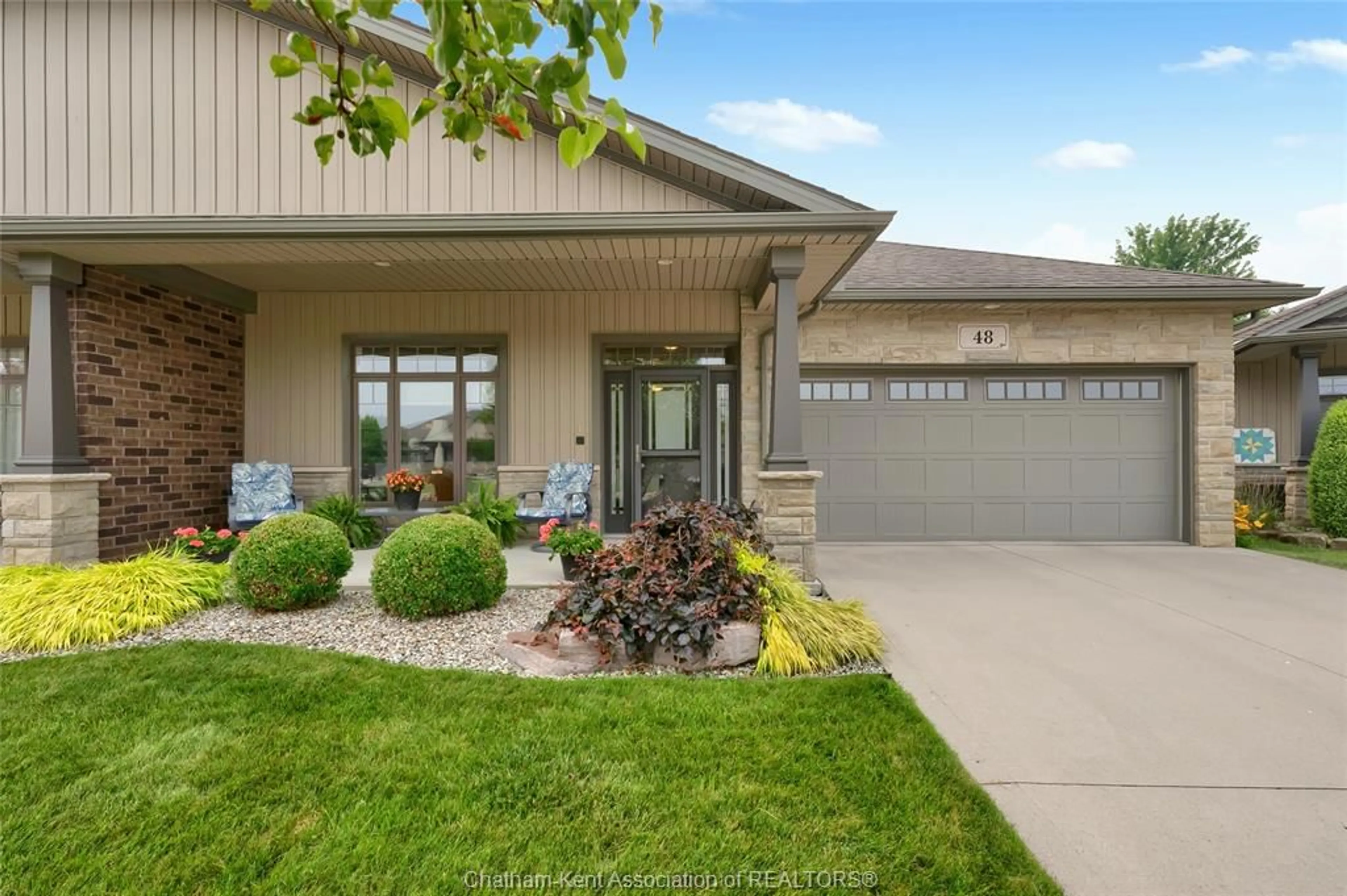 Home with vinyl exterior material, unknown for 48 Veranda Crt, Chatham Ontario N7L 0B4