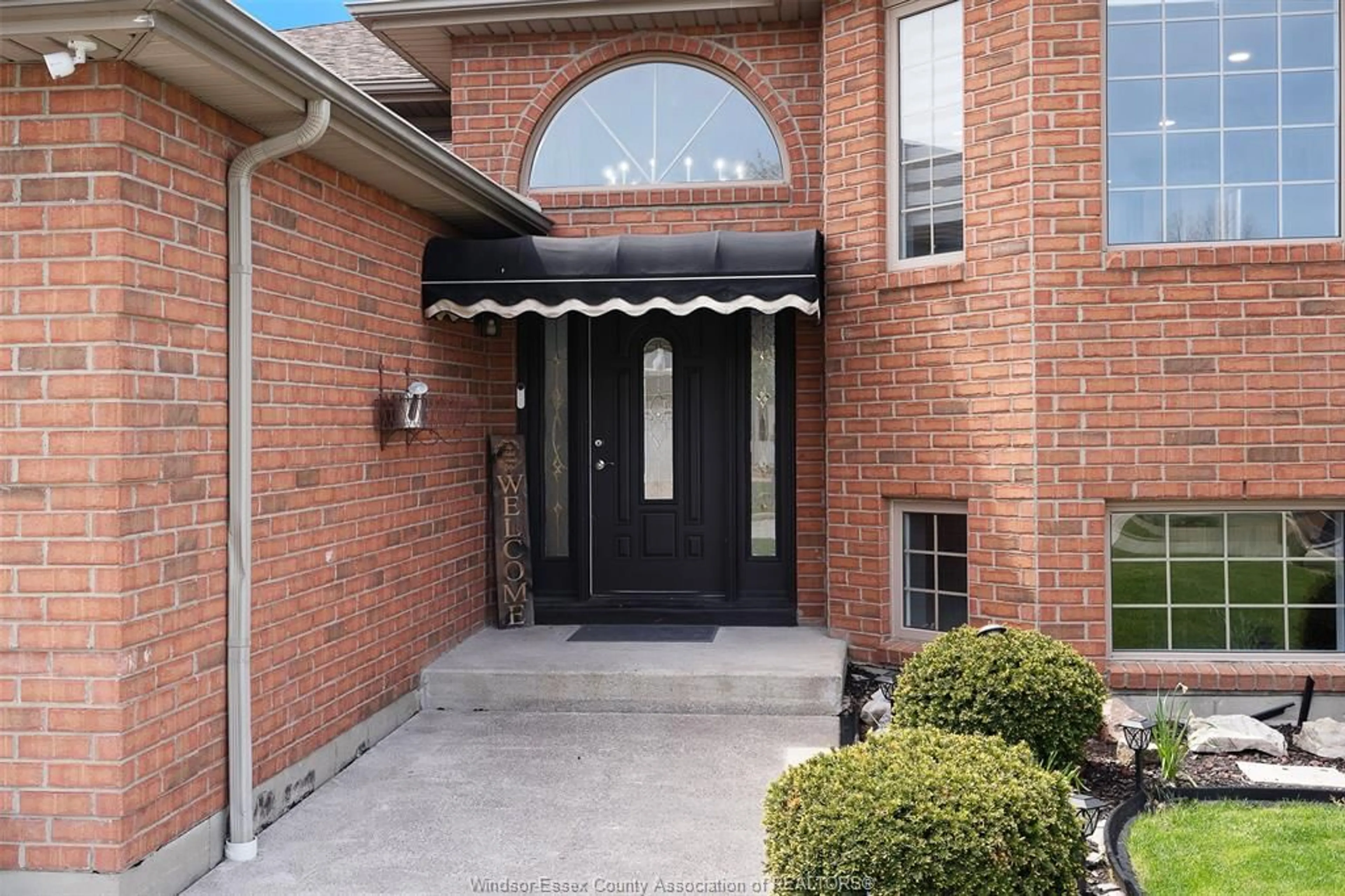 Unknown for 4205 BARTON Cres, Windsor Ontario N9G 2V5