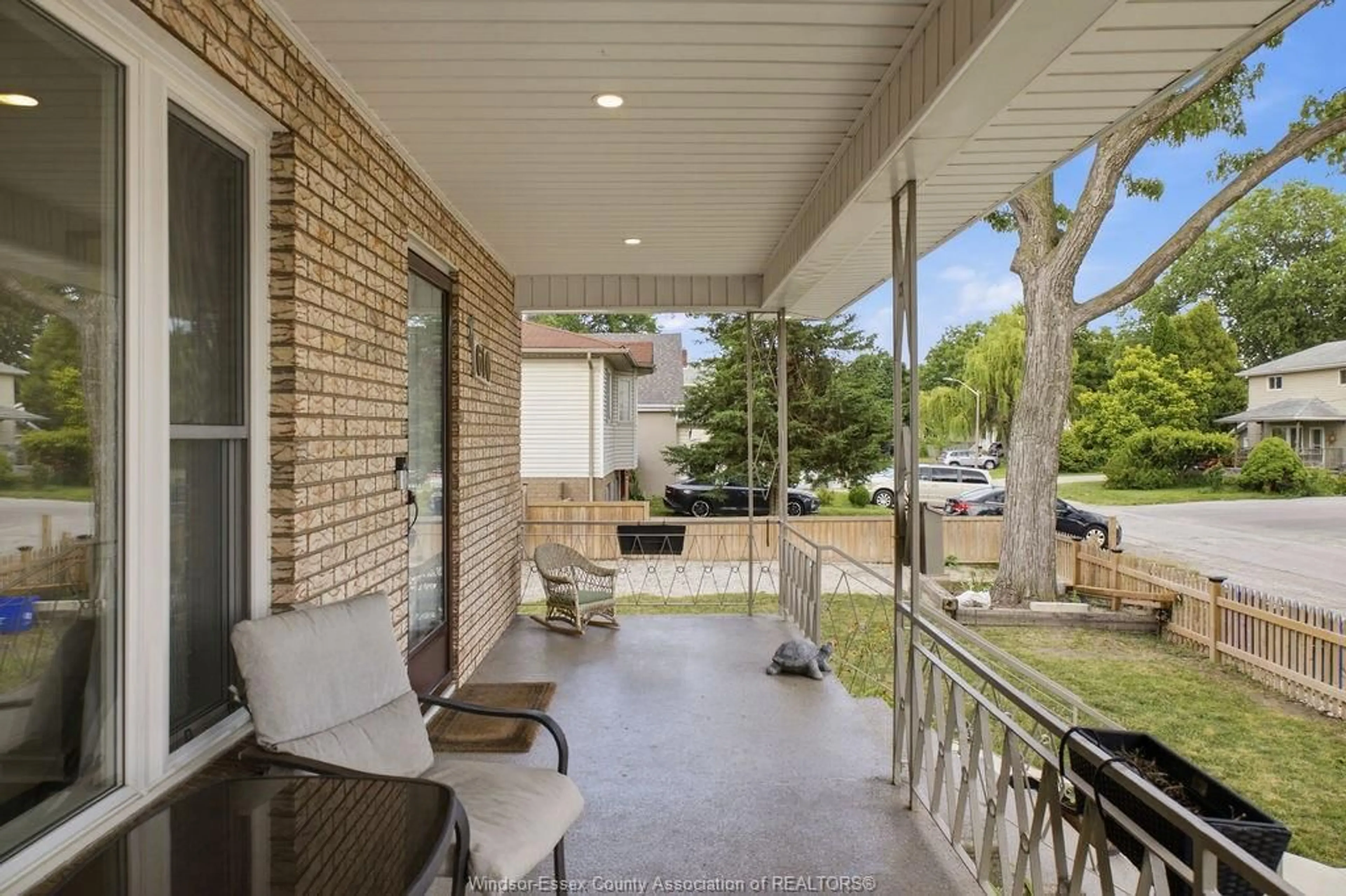 Patio, street for 610 BRAZIL Ave, Windsor Ontario N8X 2X5