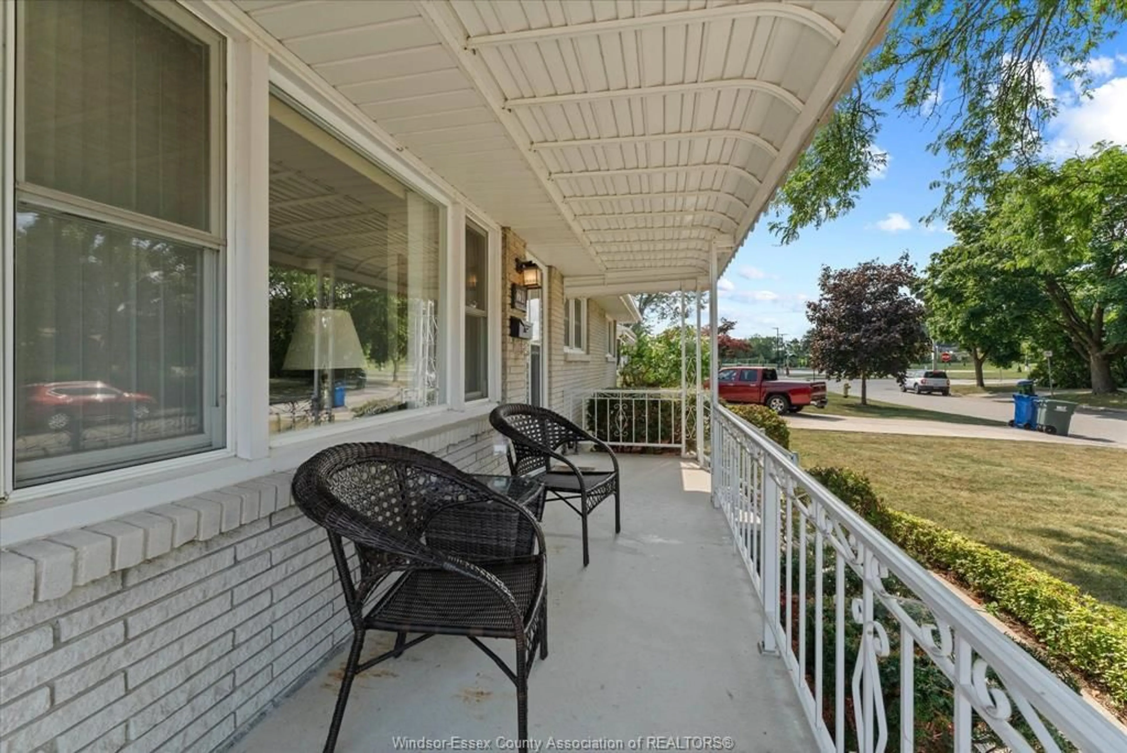 Patio, street for 1280 Parkview Ave, Windsor Ontario N8S 2Y1