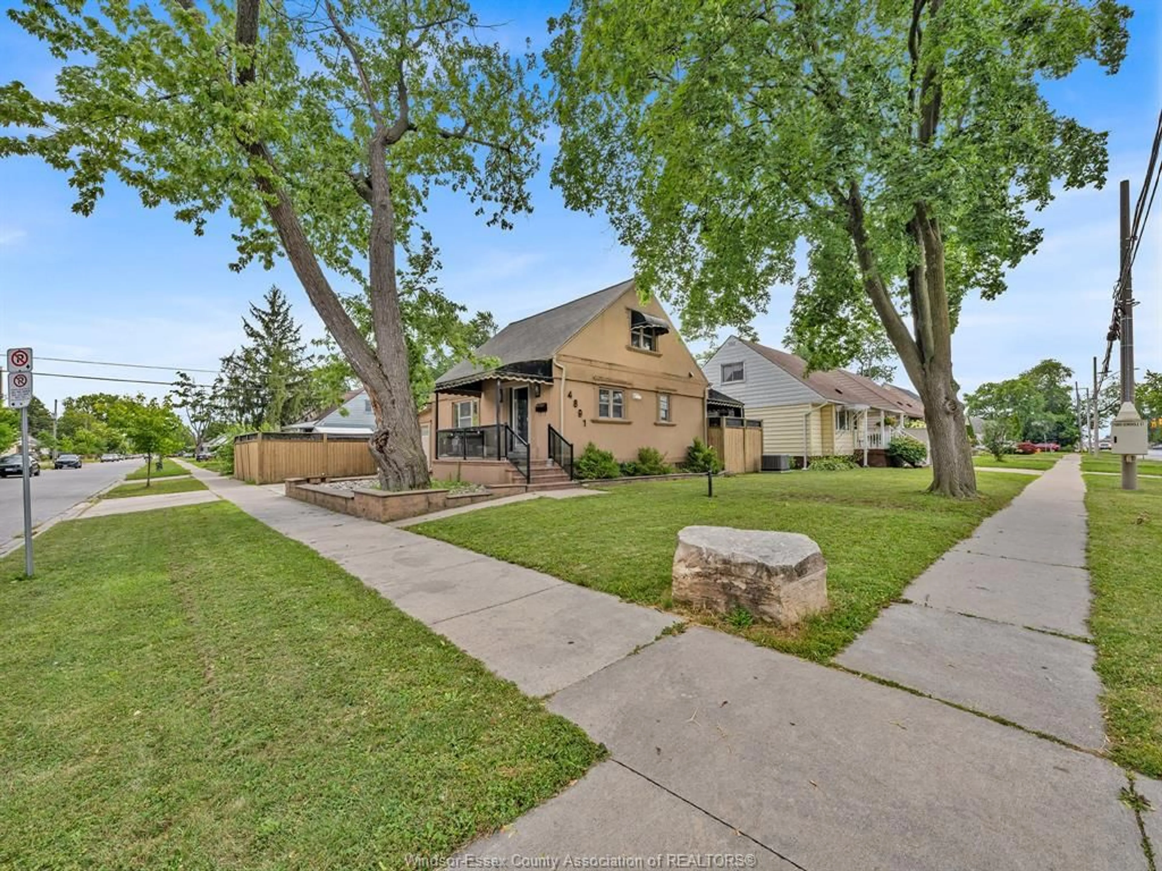 Unknown for 4891 SEMINOLE, Windsor Ontario N9V 0A2