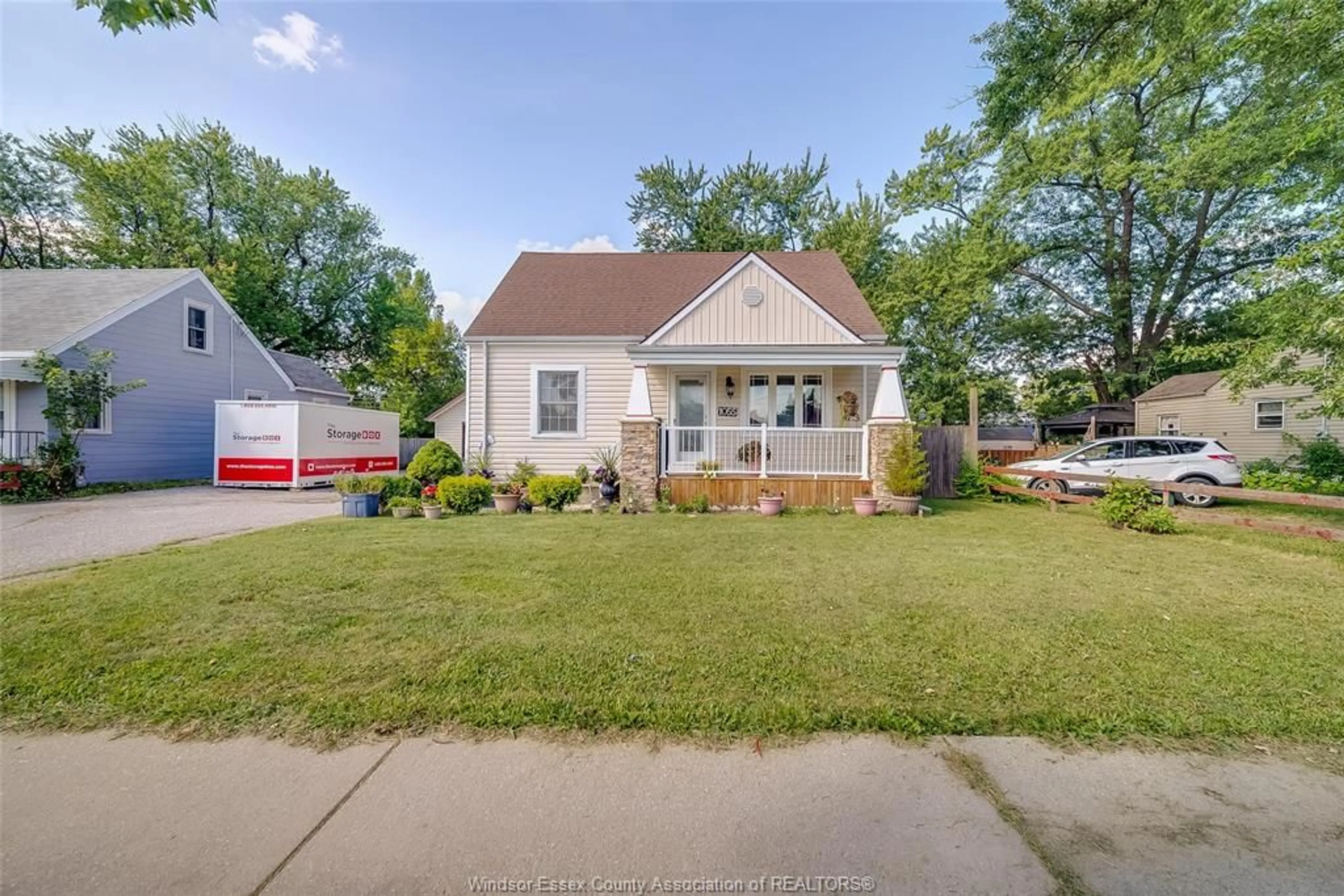 Home with vinyl exterior material, street for 1055 JEFERSON Ave, Windsor Ontario N8S 2R2
