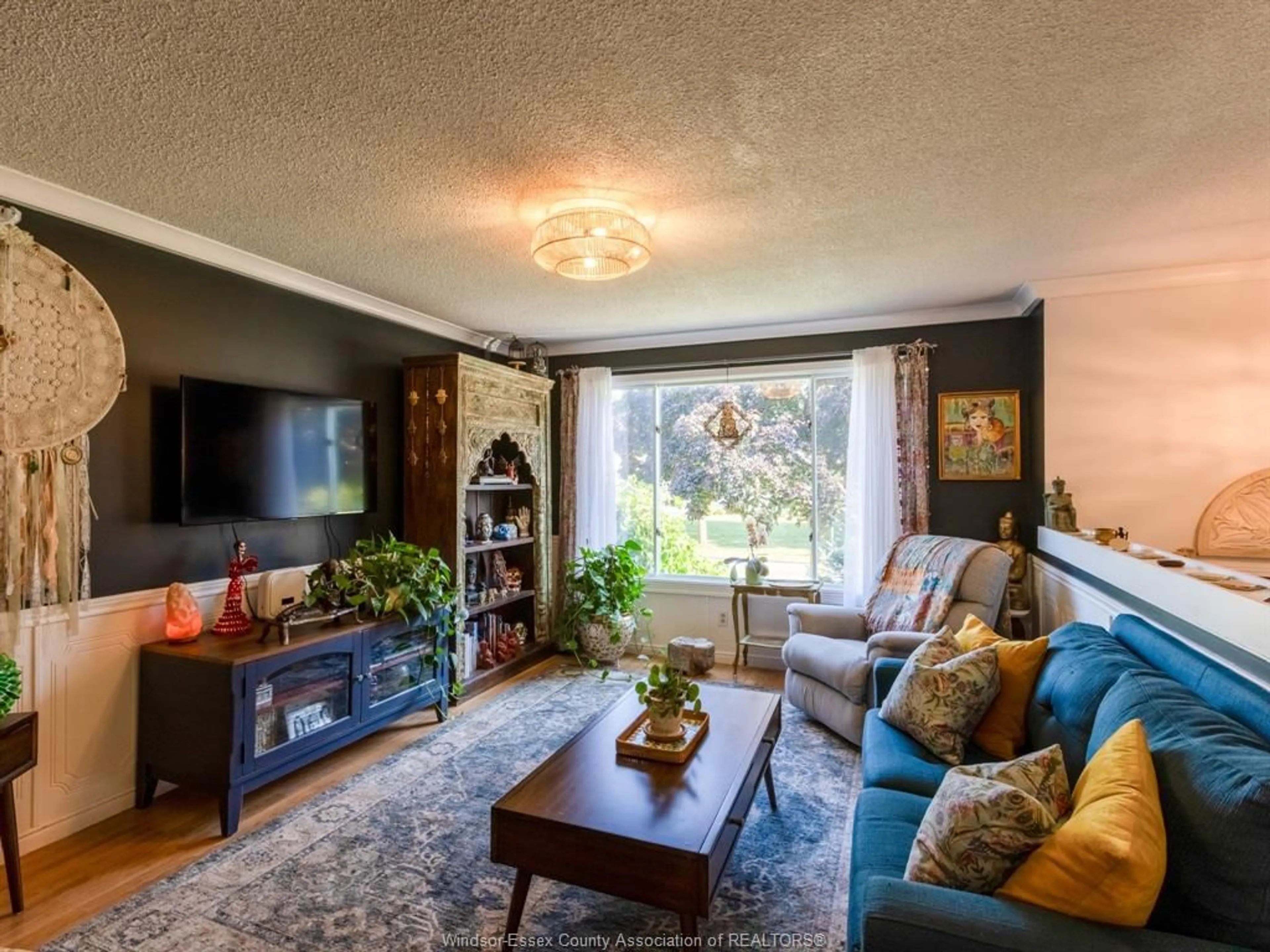 Living room with furniture, unknown for 576 RICHMOND, Amherstburg Ontario N9V 3T9