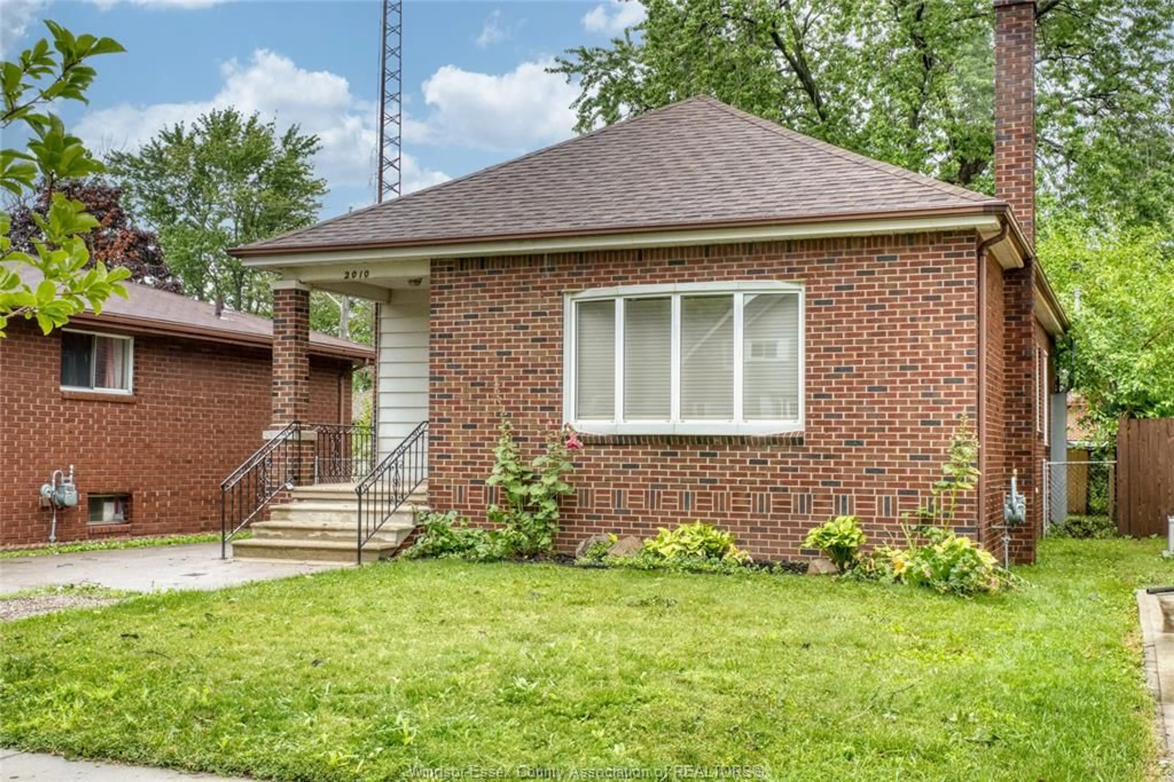 Home with brick exterior material, street for 2010 OLIVE, Windsor Ontario N8T 1R7