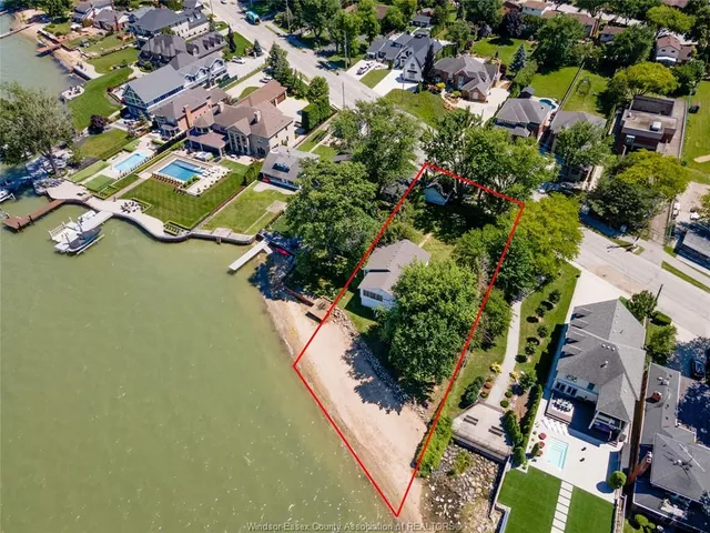 13110 RIVERSIDE Dr, Tecumseh 2