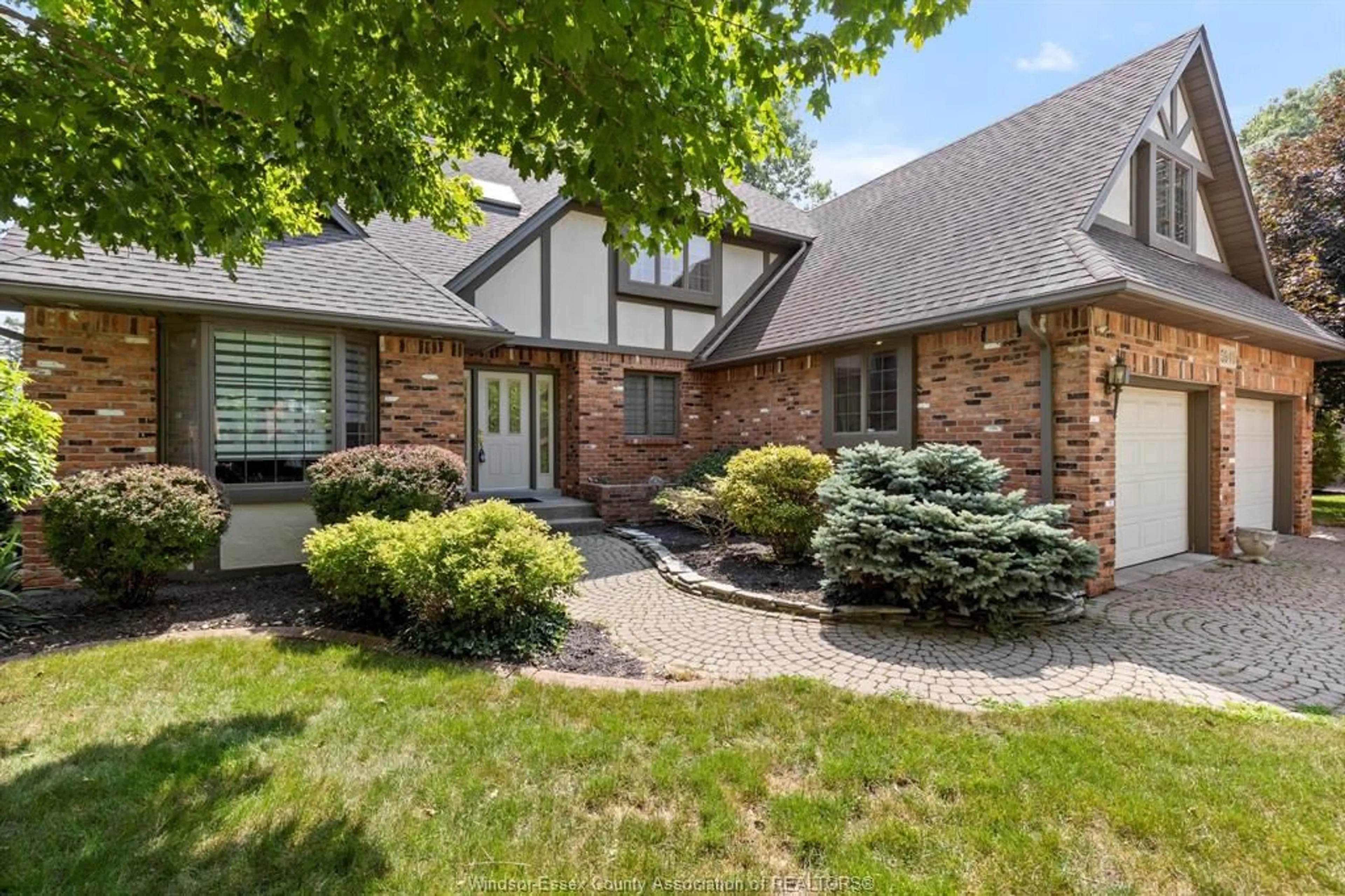 Home with brick exterior material, street for 5940 OXLEY, LaSalle Ontario N9H 1N5