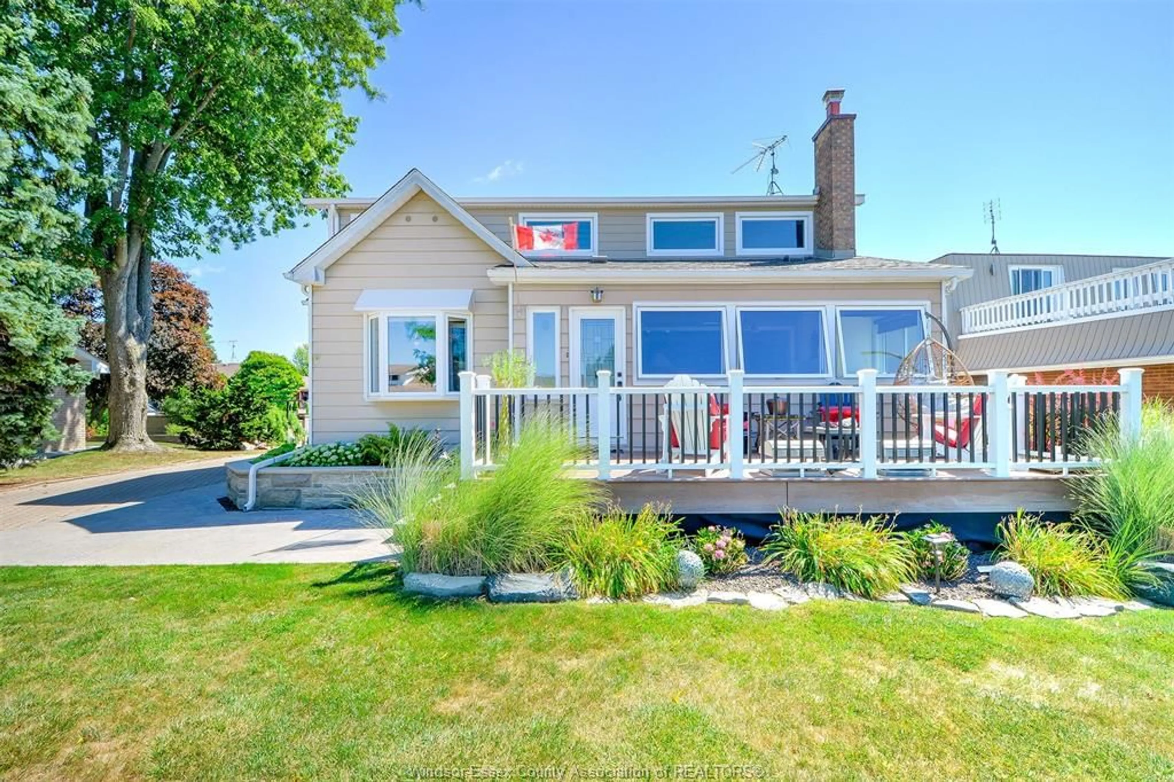 Home with vinyl exterior material, water/lake/river/ocean view for 593 DALHOUSIE, Amherstburg Ontario N9V 2M2