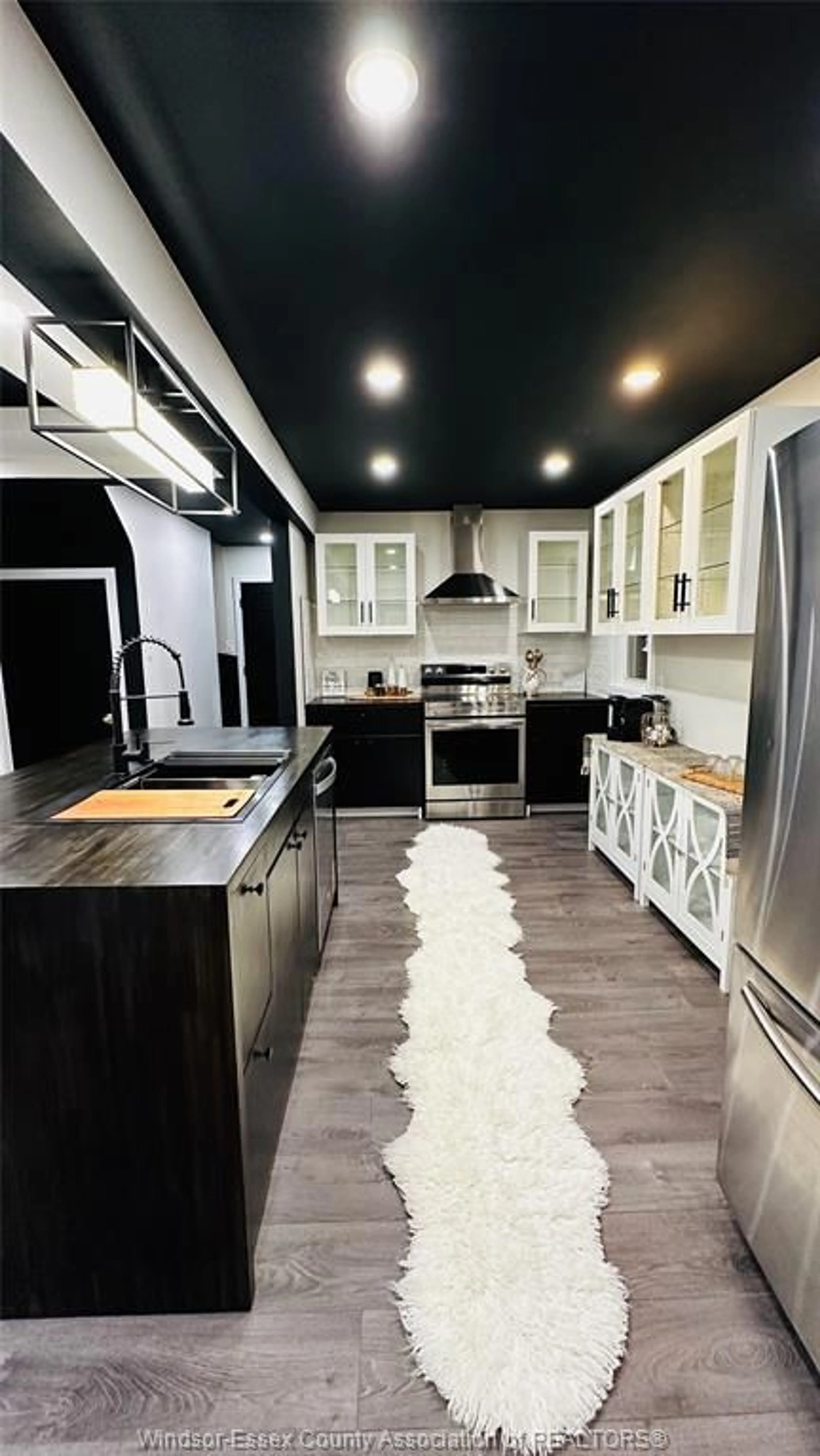 Contemporary kitchen, unknown for 3519 TECUMSEH Rd, Windsor Ontario N9C 2B6