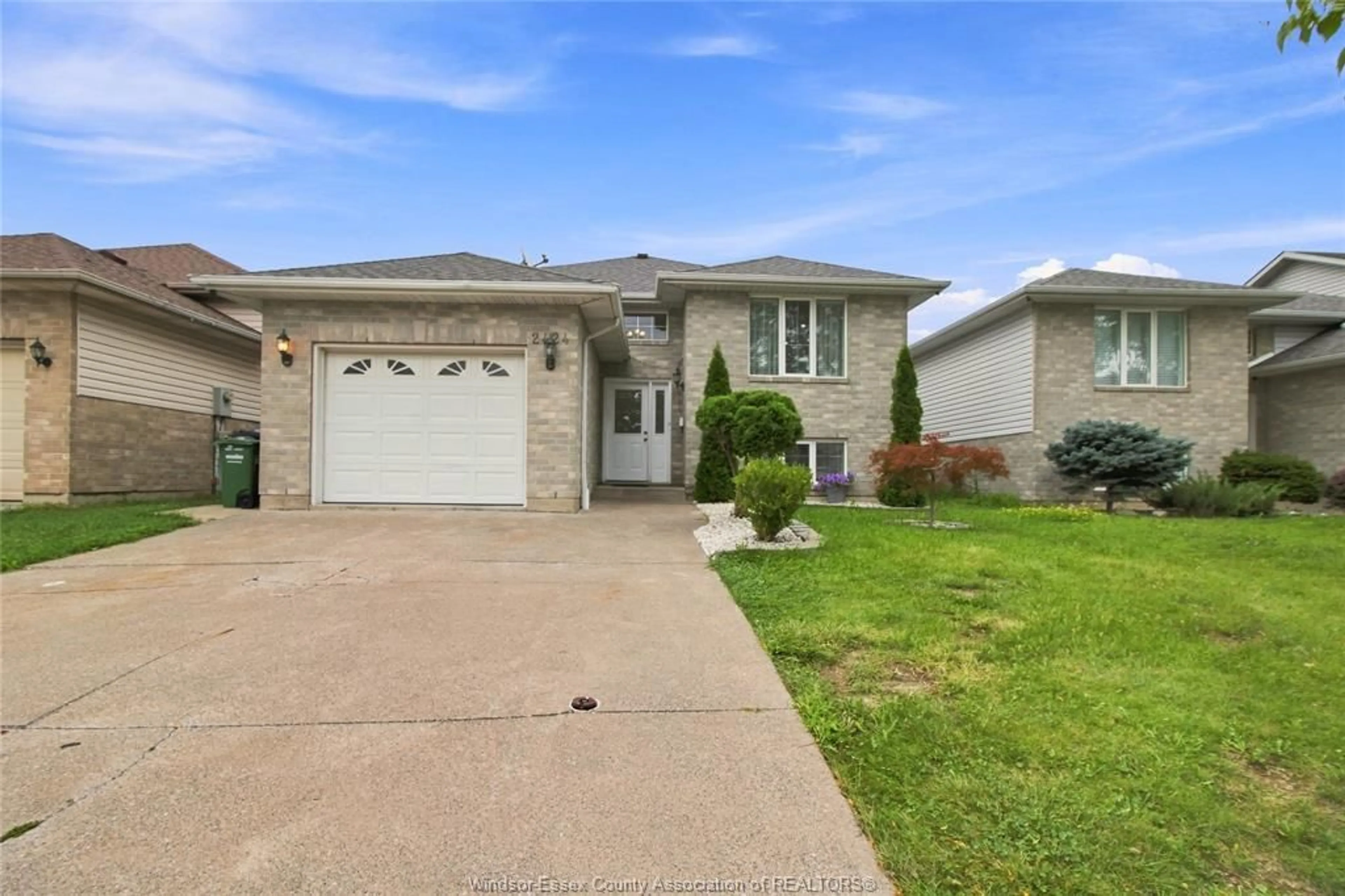 Unknown for 2424 TIMBERCREST Ave, Windsor Ontario N8P 1S2
