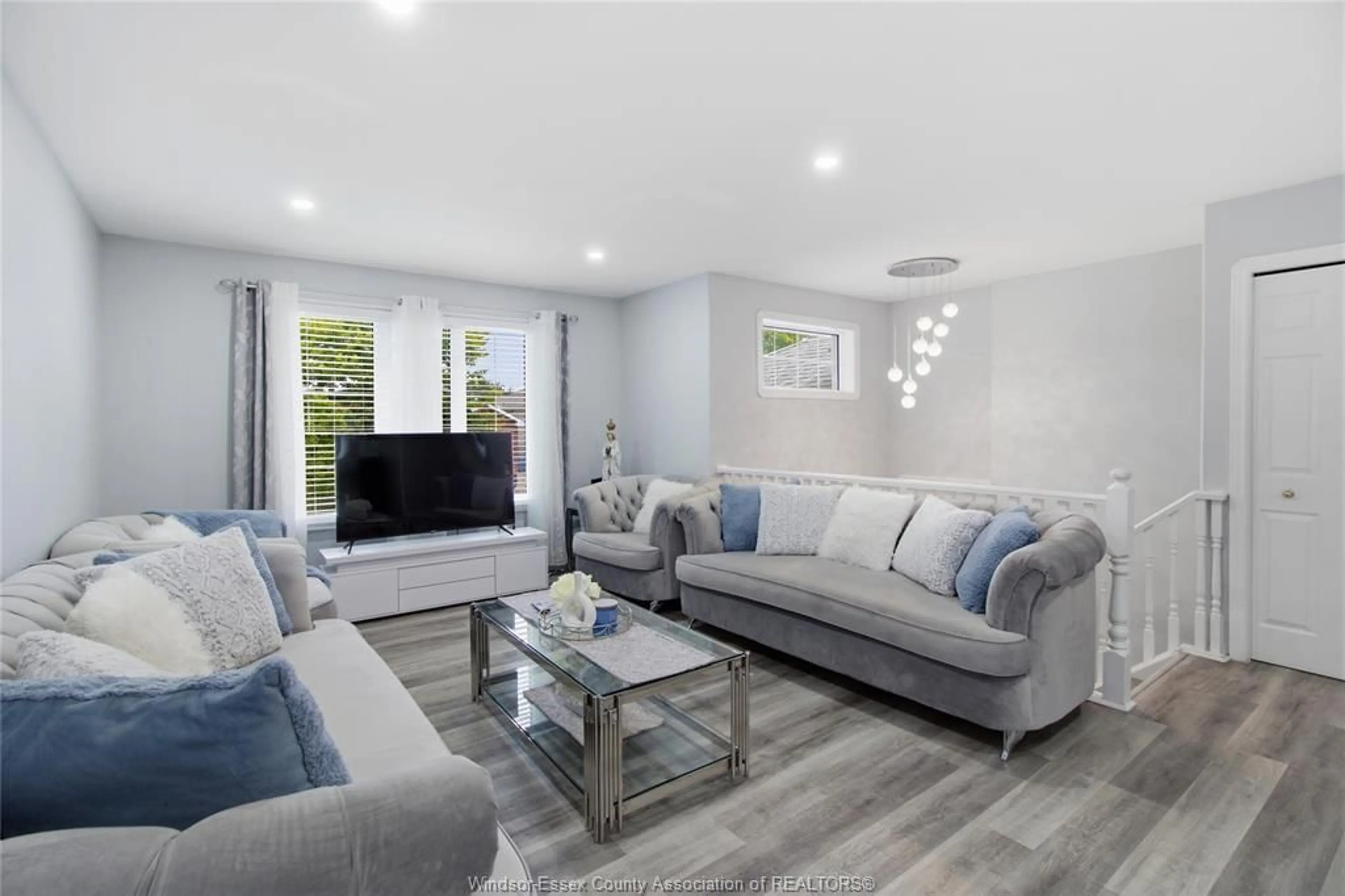 Living room with furniture, unknown for 2424 TIMBERCREST Ave, Windsor Ontario N8P 1S2