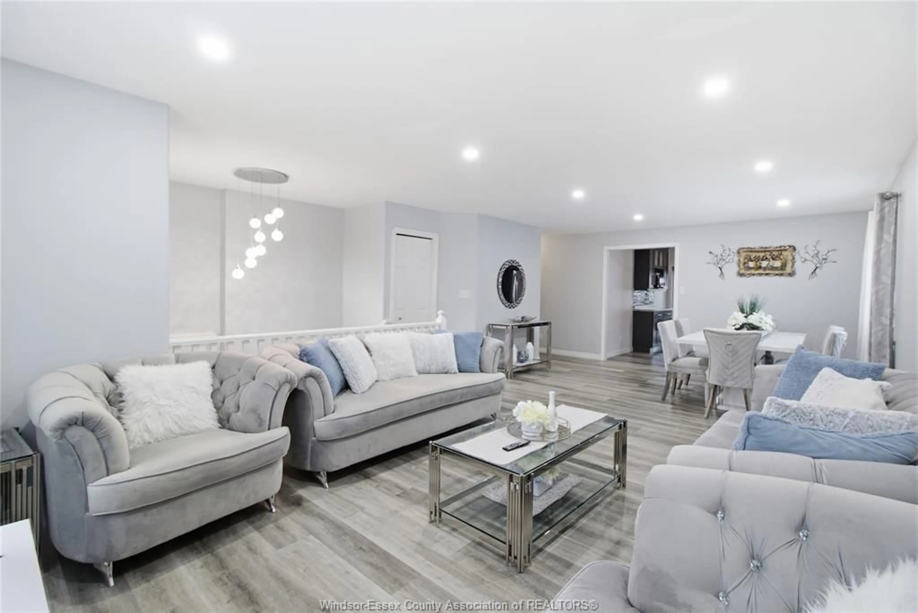 Living room with furniture, unknown for 2424 TIMBERCREST Ave, Windsor Ontario N8P 1S2