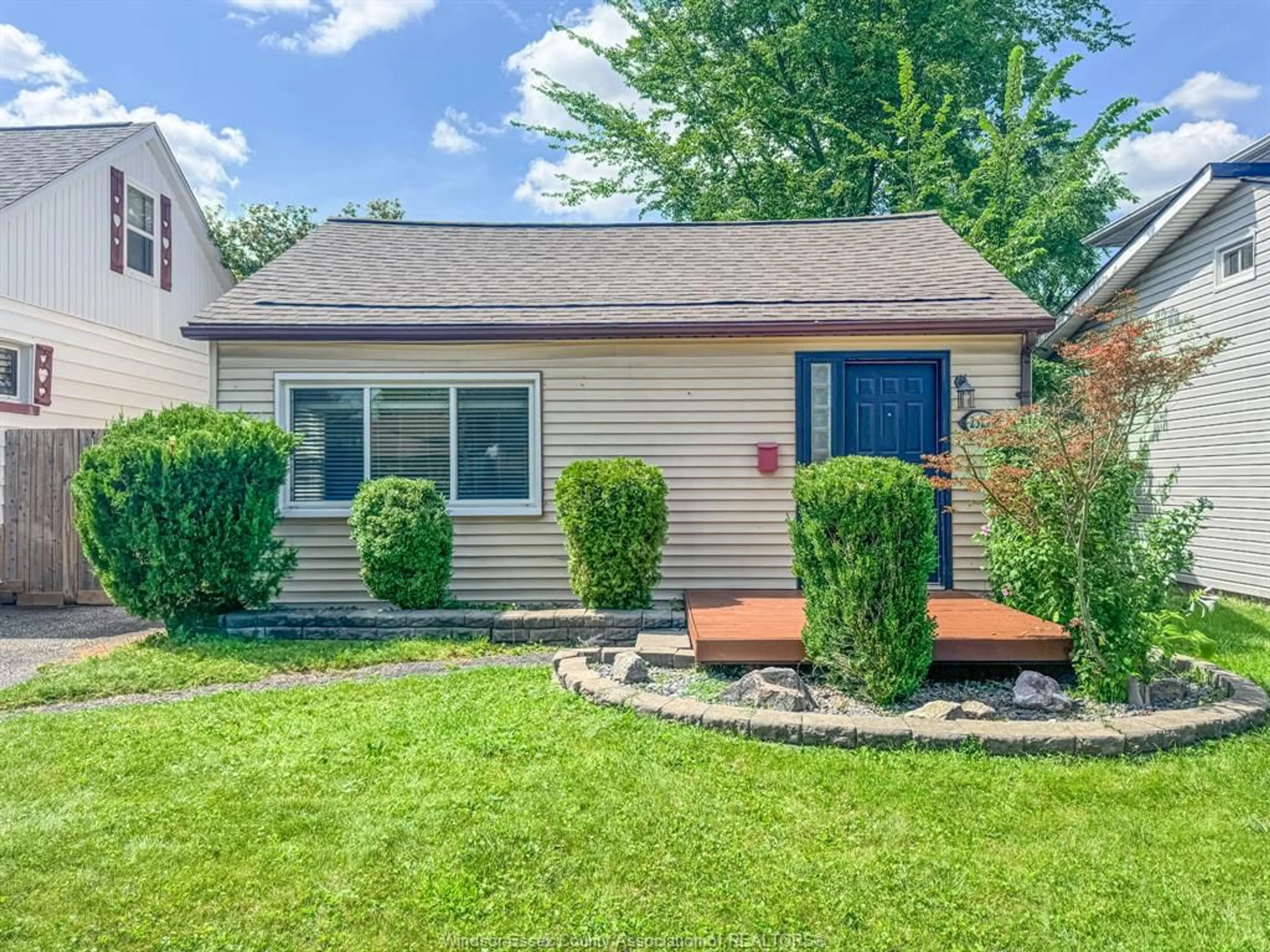 Home with vinyl exterior material, street for 2529 ALEXIS, Windsor Ontario N8W 3Z6