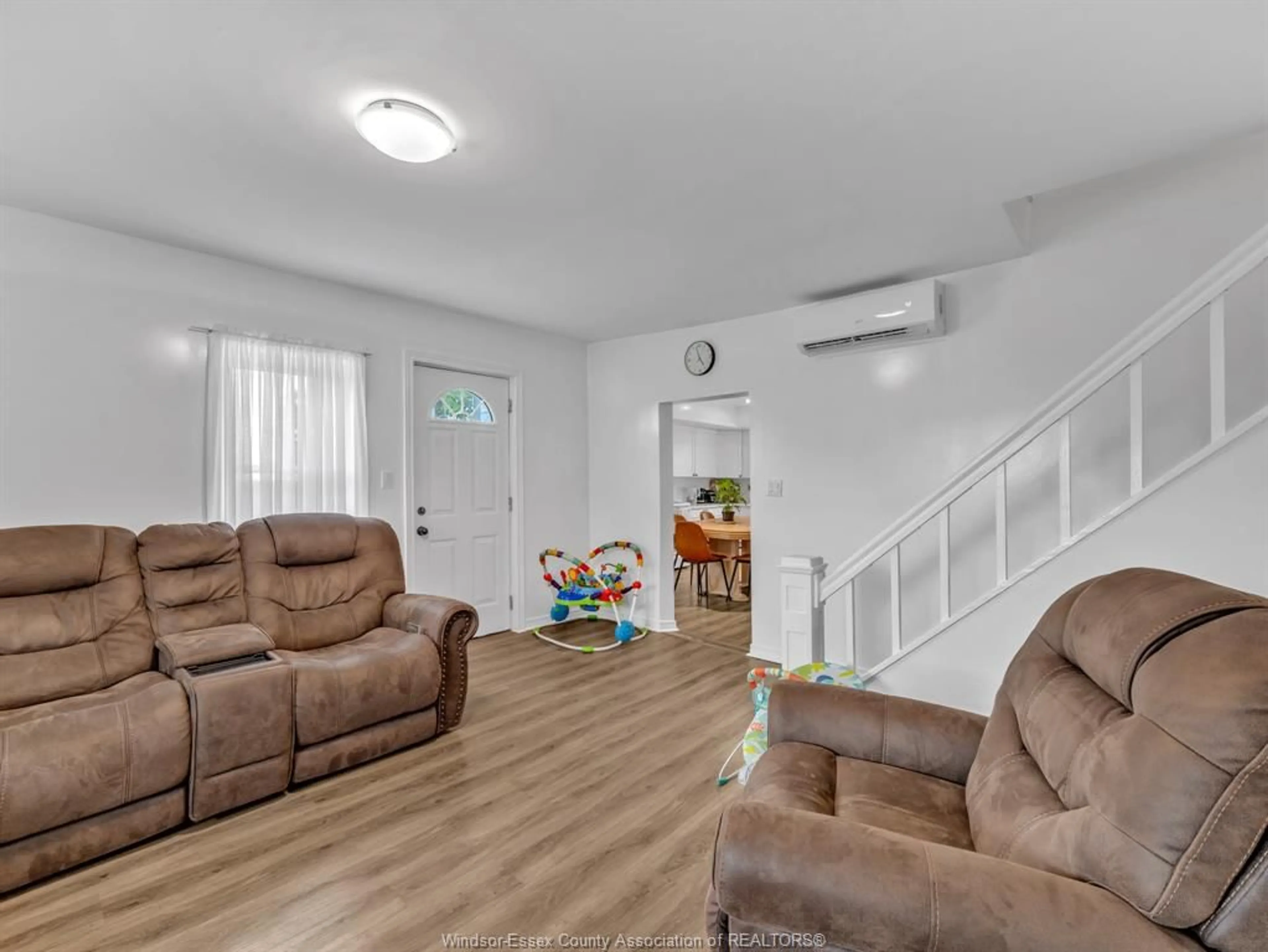 Living room with furniture, unknown for 830 Mersea Road 10, Leamington Ontario N0P 2J0