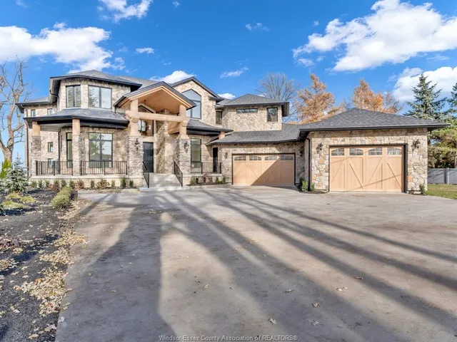 720 OLD TECUMSEH Rd, Lakeshore