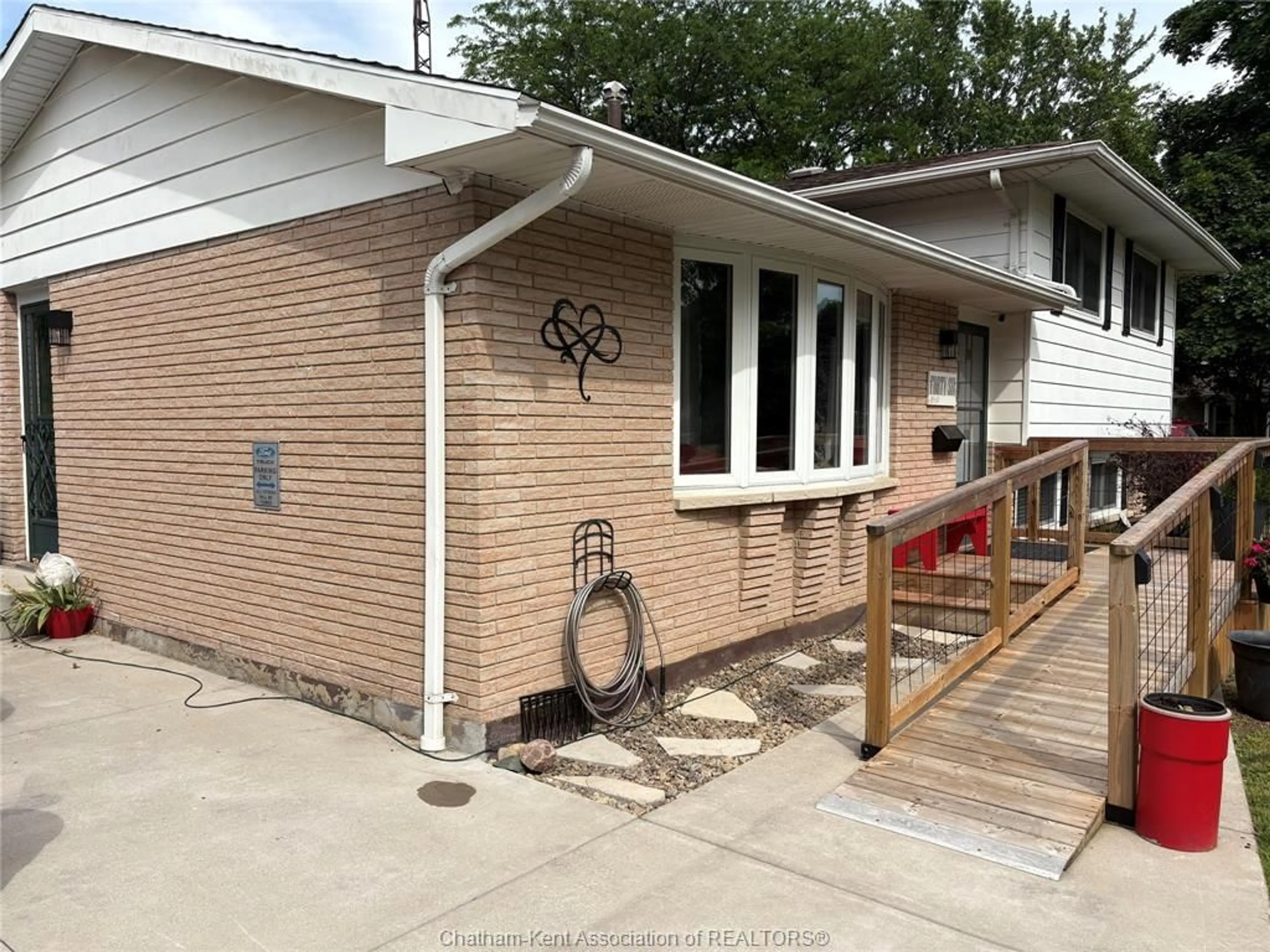 Home with brick exterior material, street for 46 OTTAWA Dr, Chatham Ontario N7L 2J6