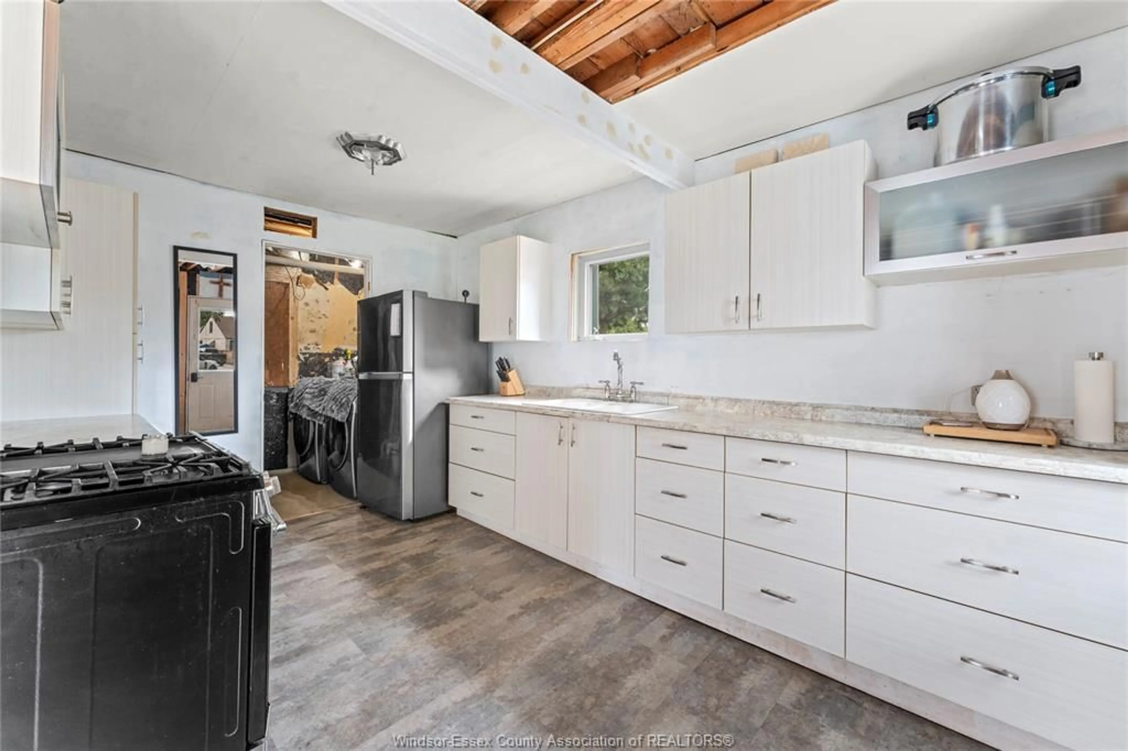 Open concept kitchen, ceramic/tile floor for 276 WEST BELLE RIVER Rd, Belle River Ontario N0R 1A0