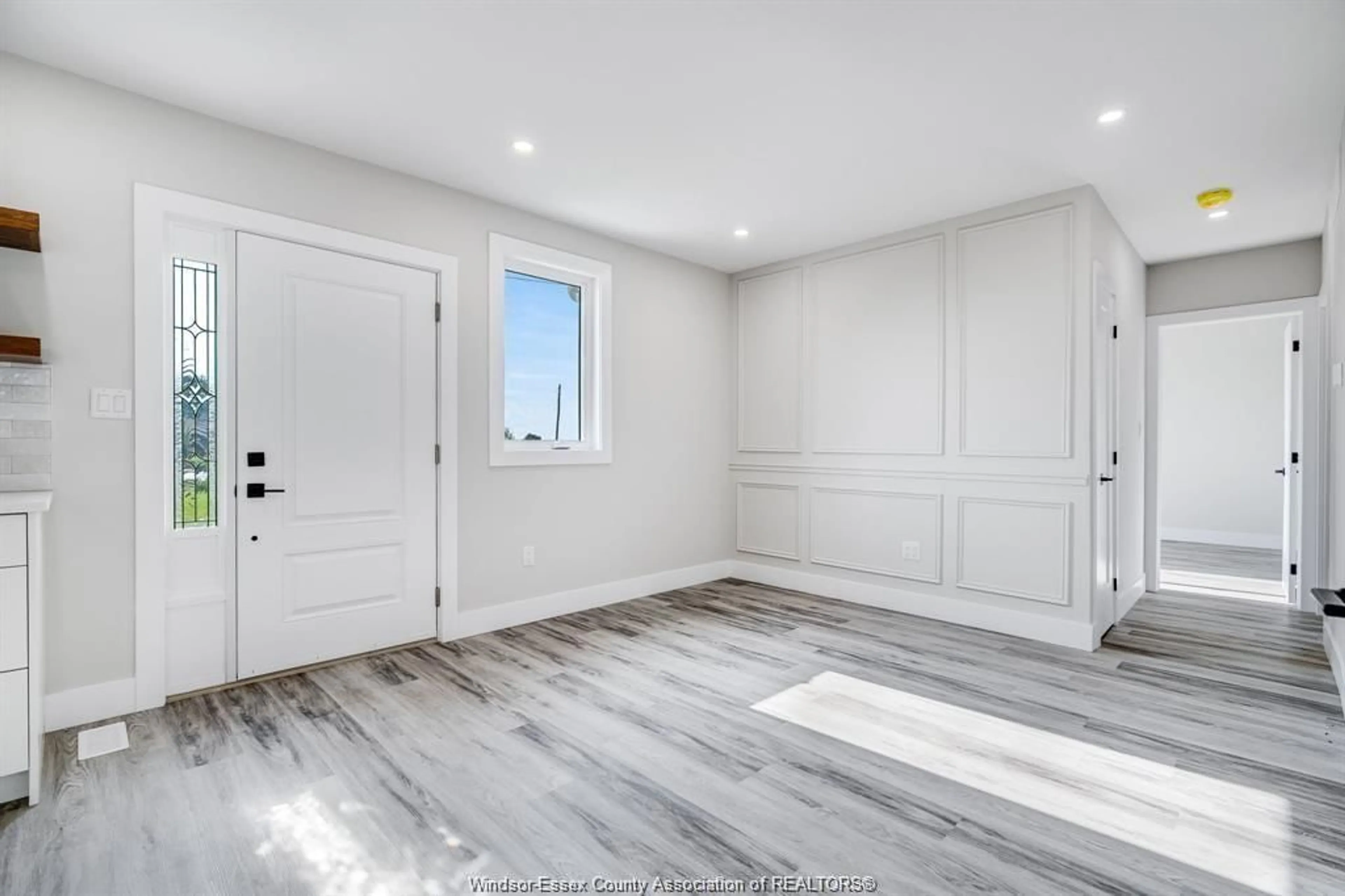 Indoor entryway for 1175 HIGHWAY 77, Leamington Ontario N8H 3V8