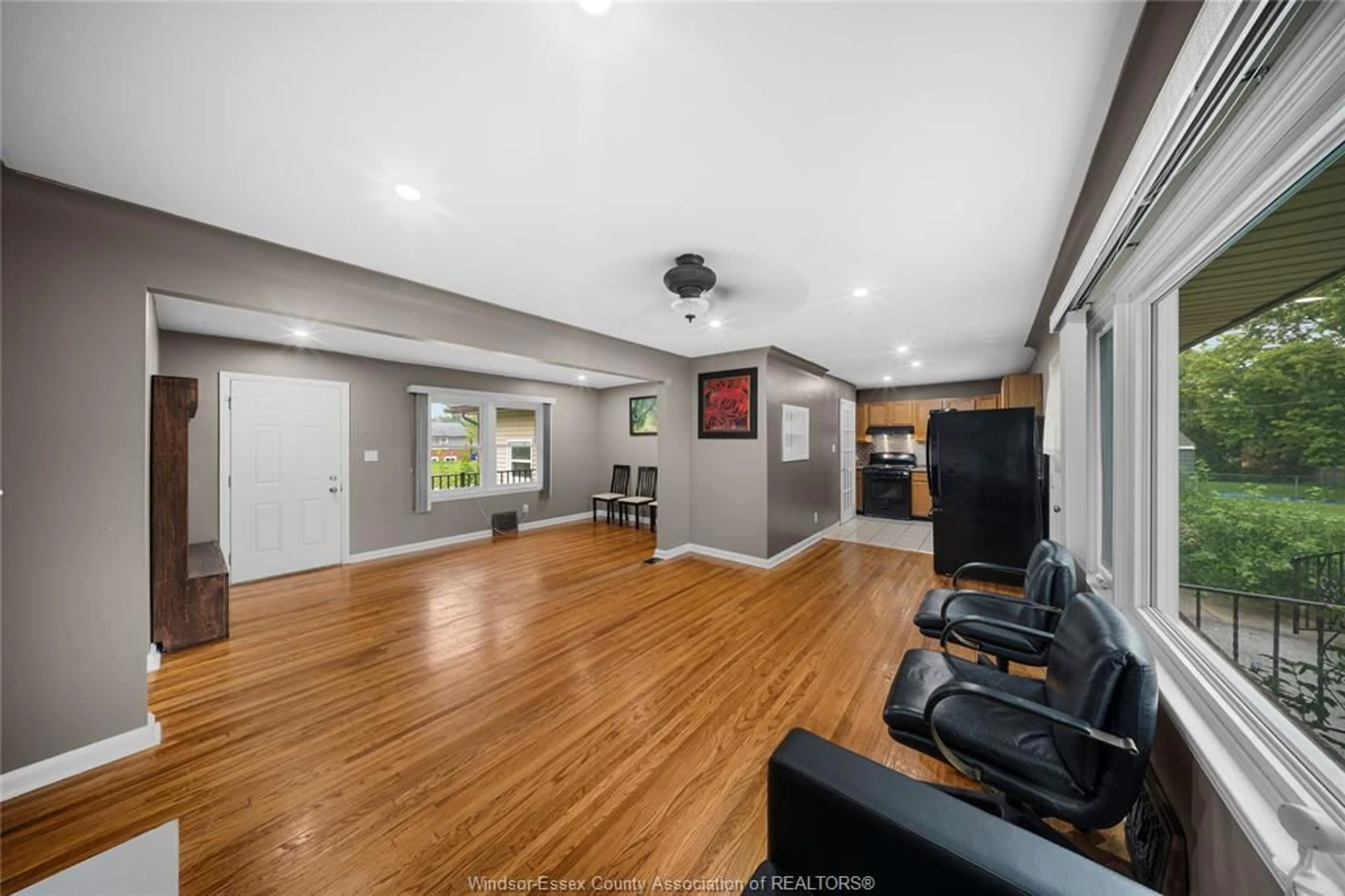 Unknown for 3130 ACADEMY Dr, Windsor Ontario N9E 2H4