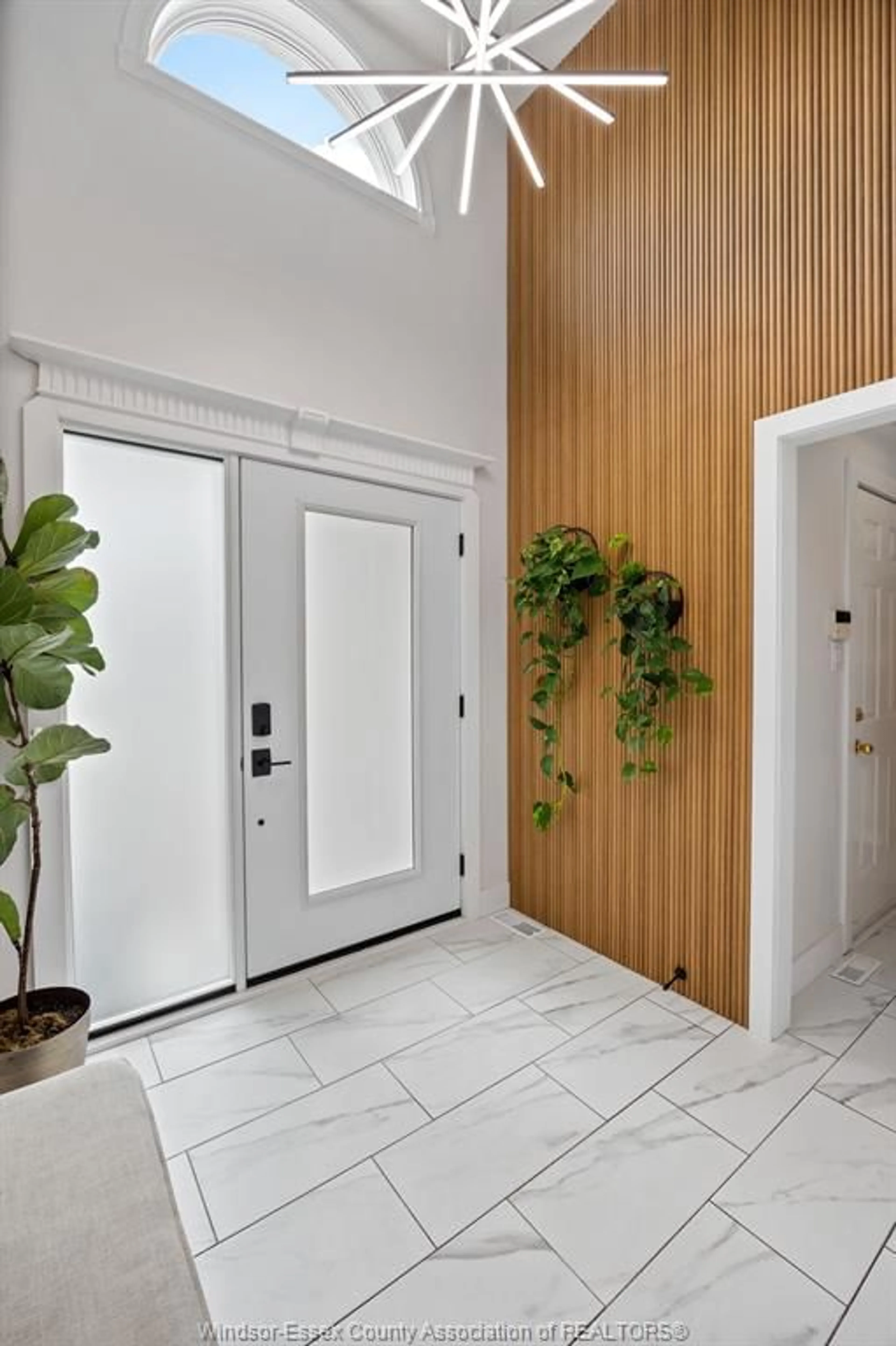 Indoor entryway for 1084 CORA GREENWOOD Dr, Windsor Ontario N8P 1K3