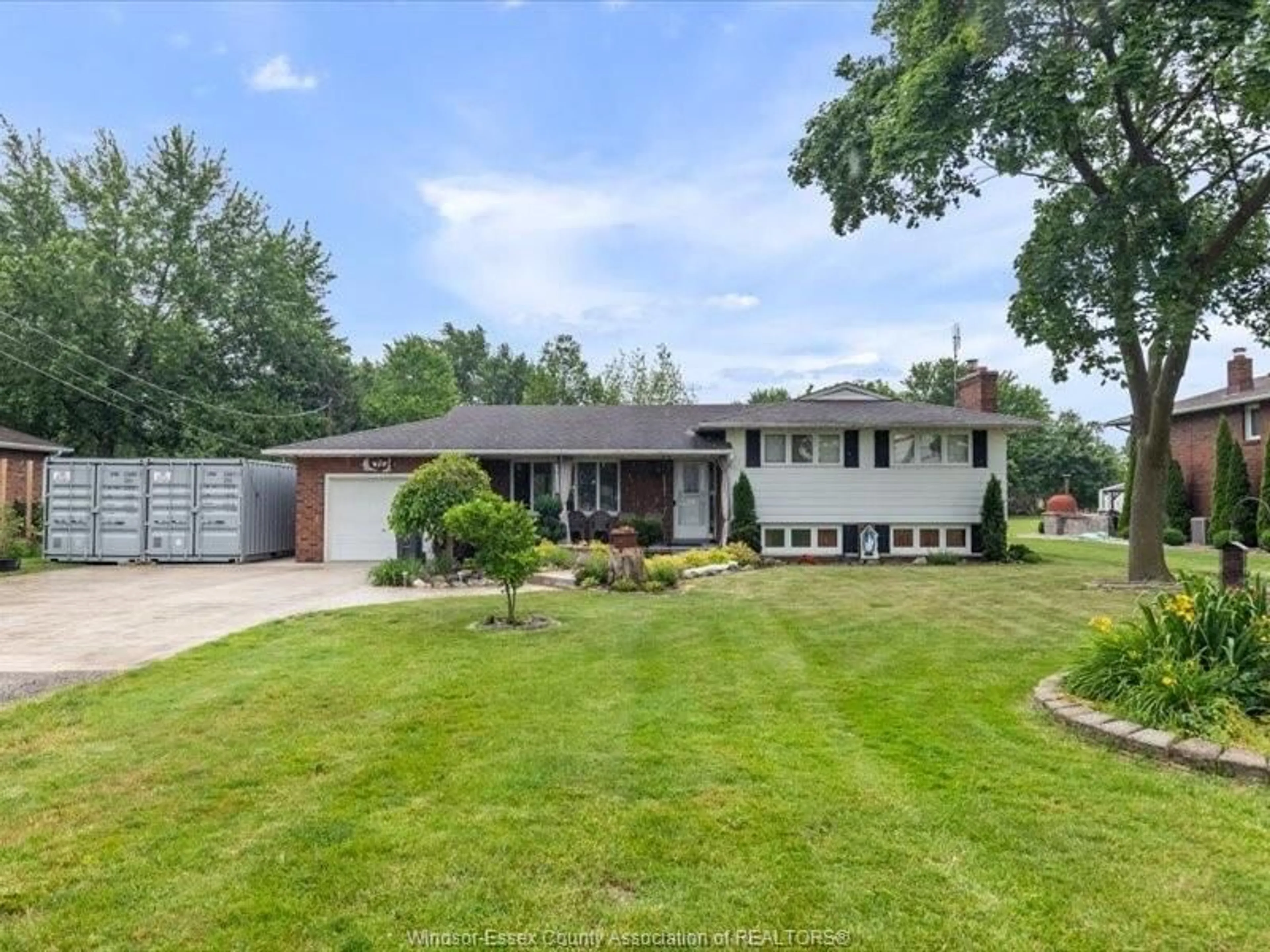 Unknown for 3325 BASELINE Rd, Windsor Ontario N9V 0A2
