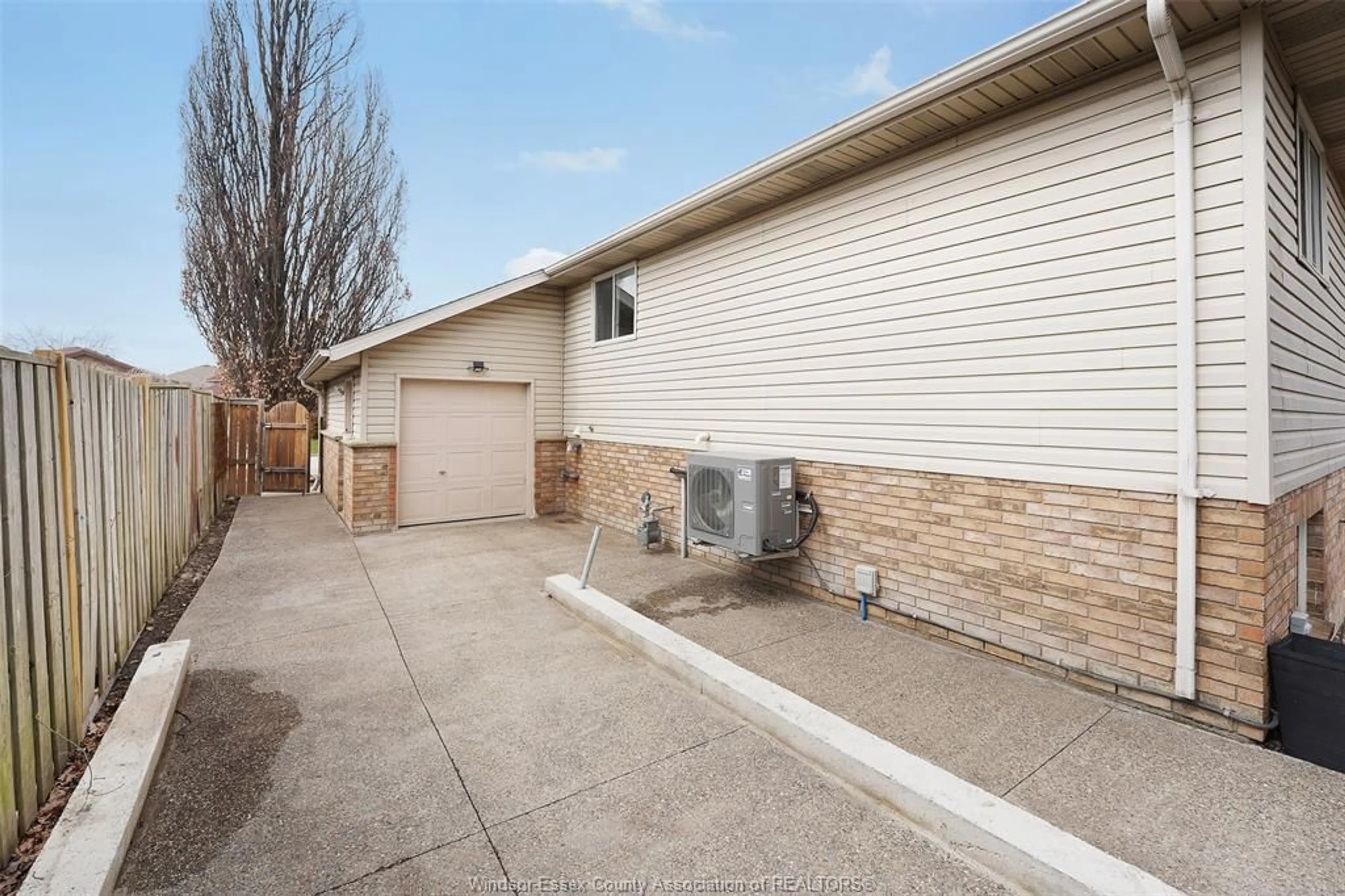 Unknown for 3888 ARISTOTLE Cres, Windsor Ontario N9G 2N9
