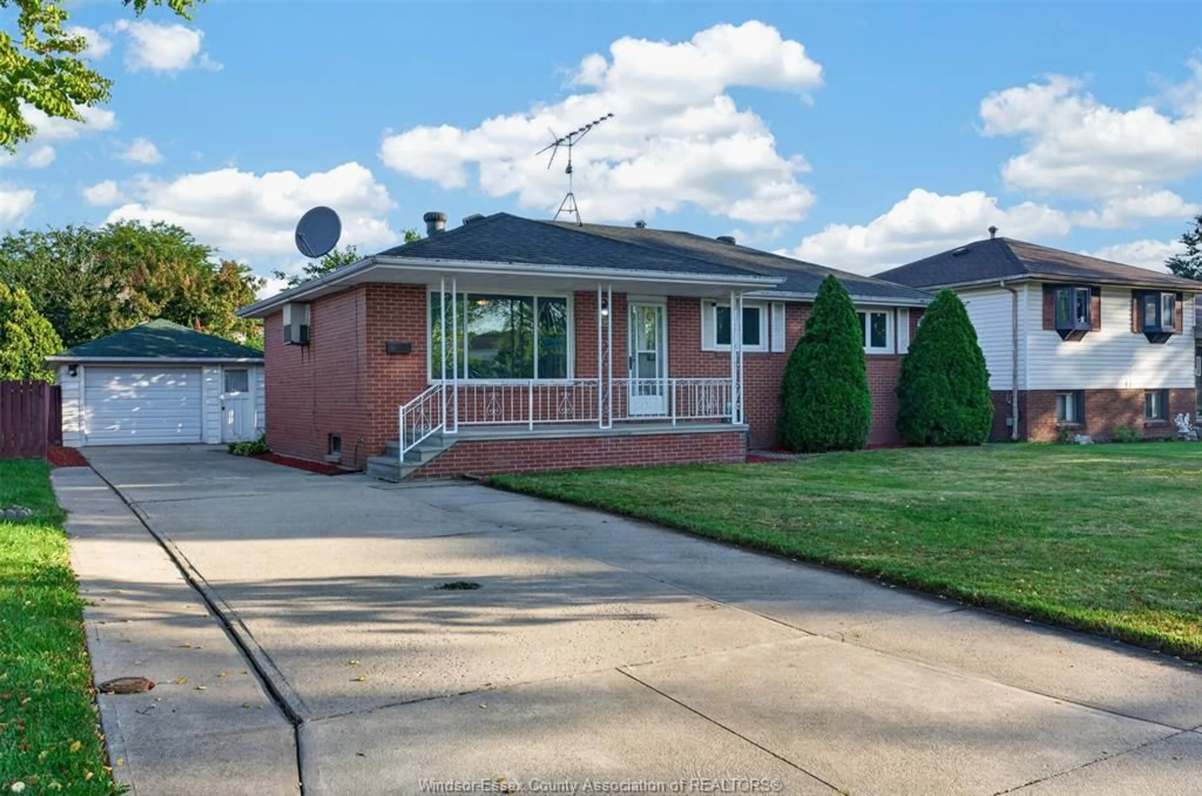 Home with brick exterior material, street for 5015 COLBOURNE, Windsor Ontario N8T 1T6