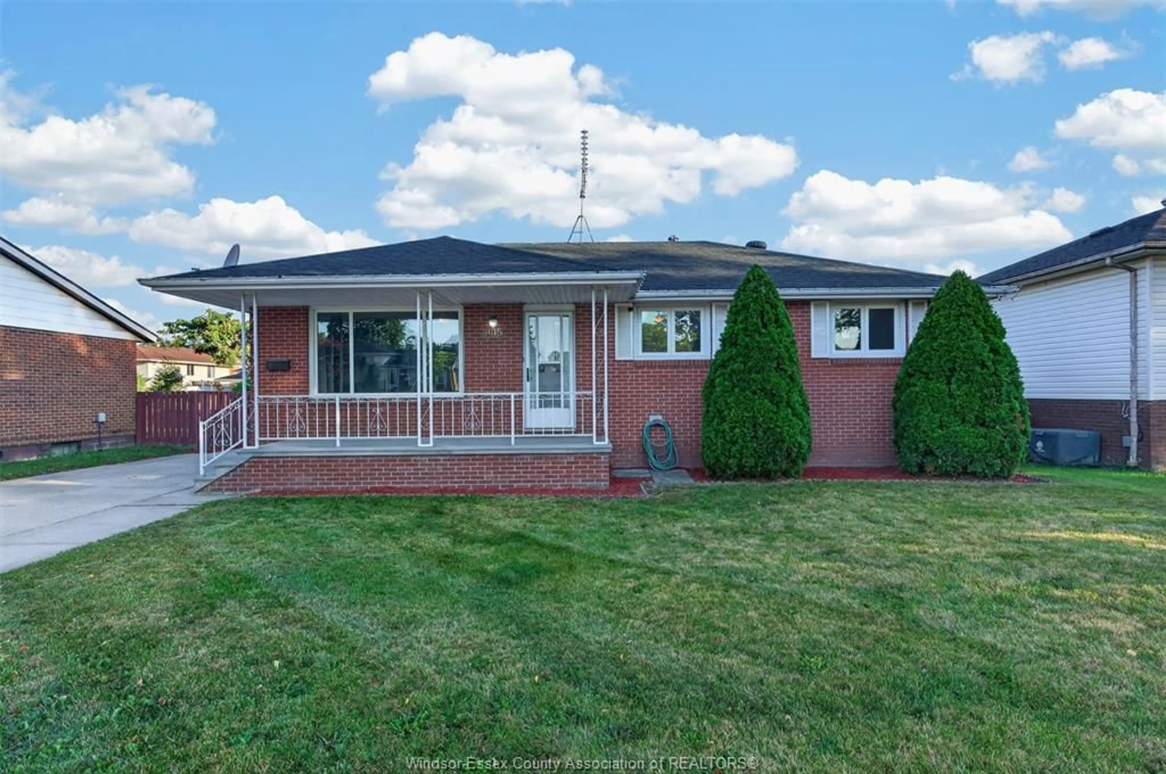 Home with brick exterior material, street for 5015 COLBOURNE, Windsor Ontario N8T 1T6