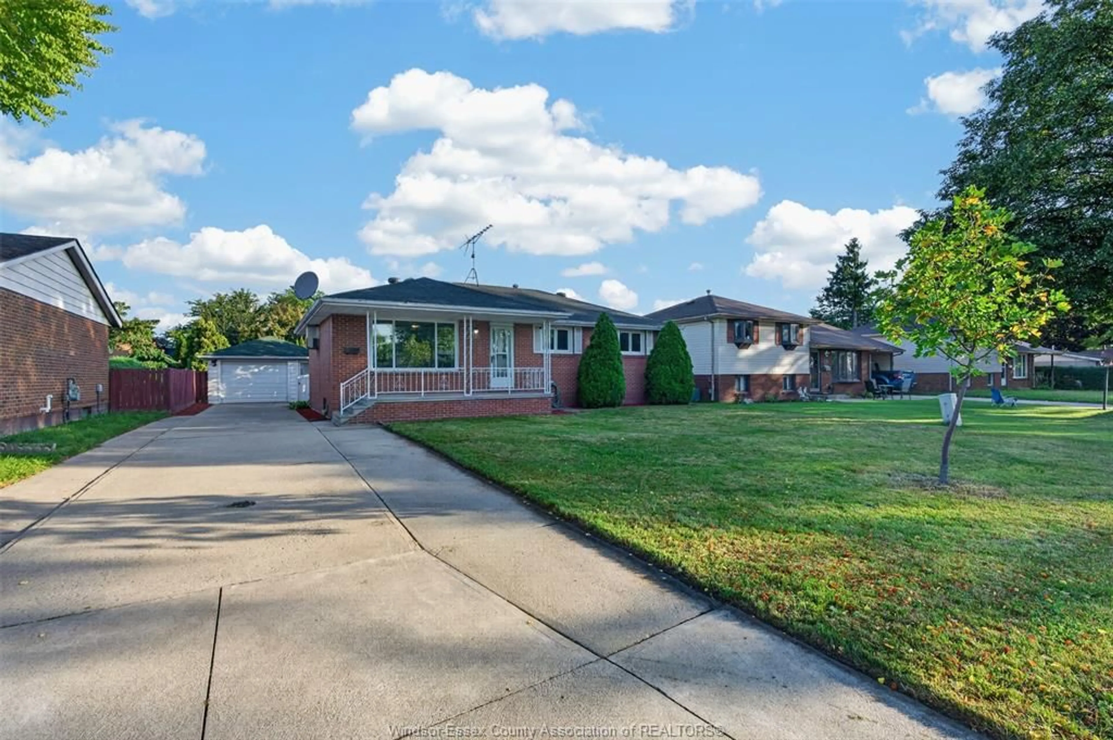 Home with brick exterior material, street for 5015 COLBOURNE, Windsor Ontario N8T 1T6