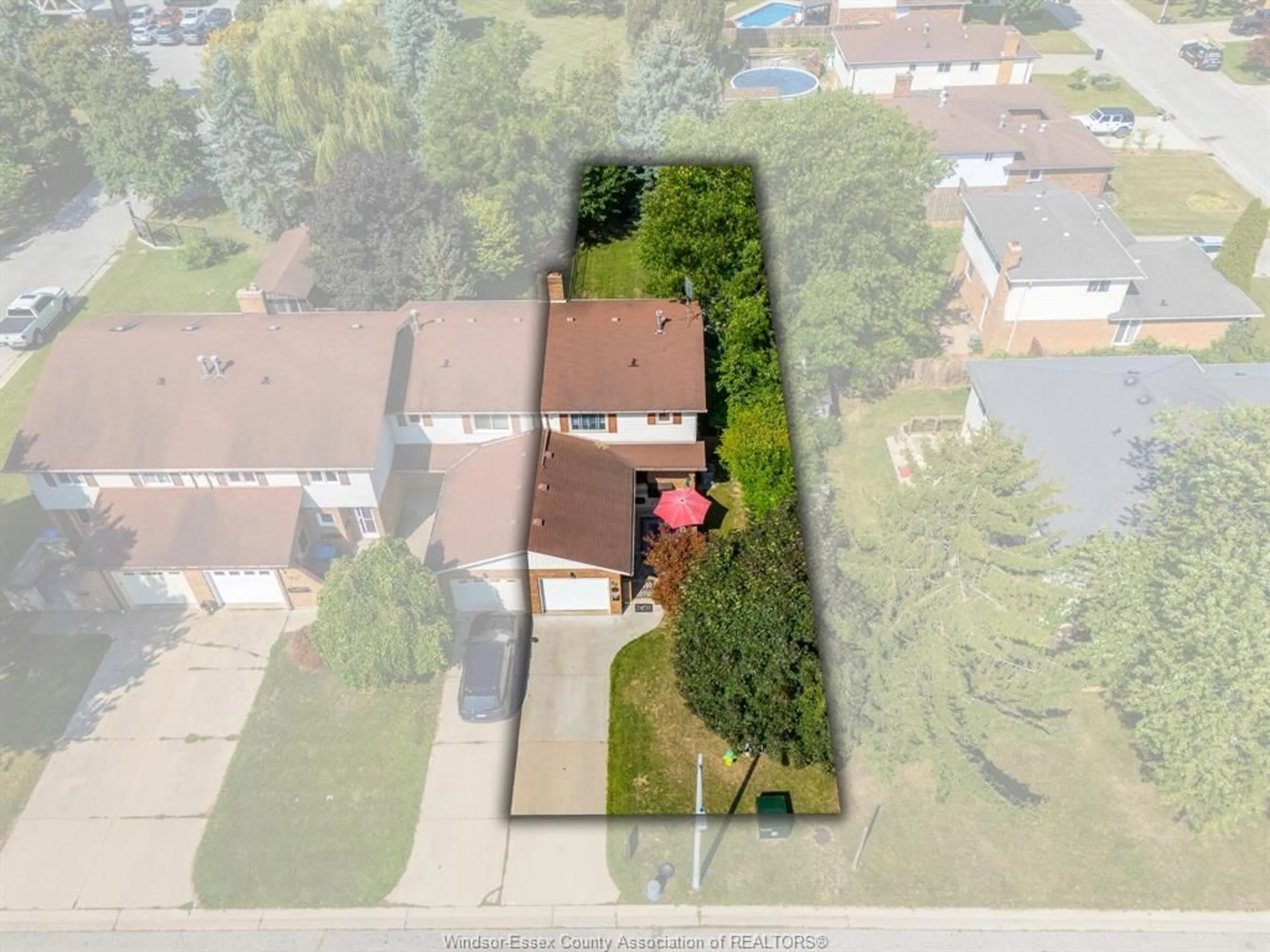 A pic from outside/outdoor area/front of a property/back of a property/a pic from drone, street for 70 Remark Dr, Kingsville Ontario N9Y 3R3