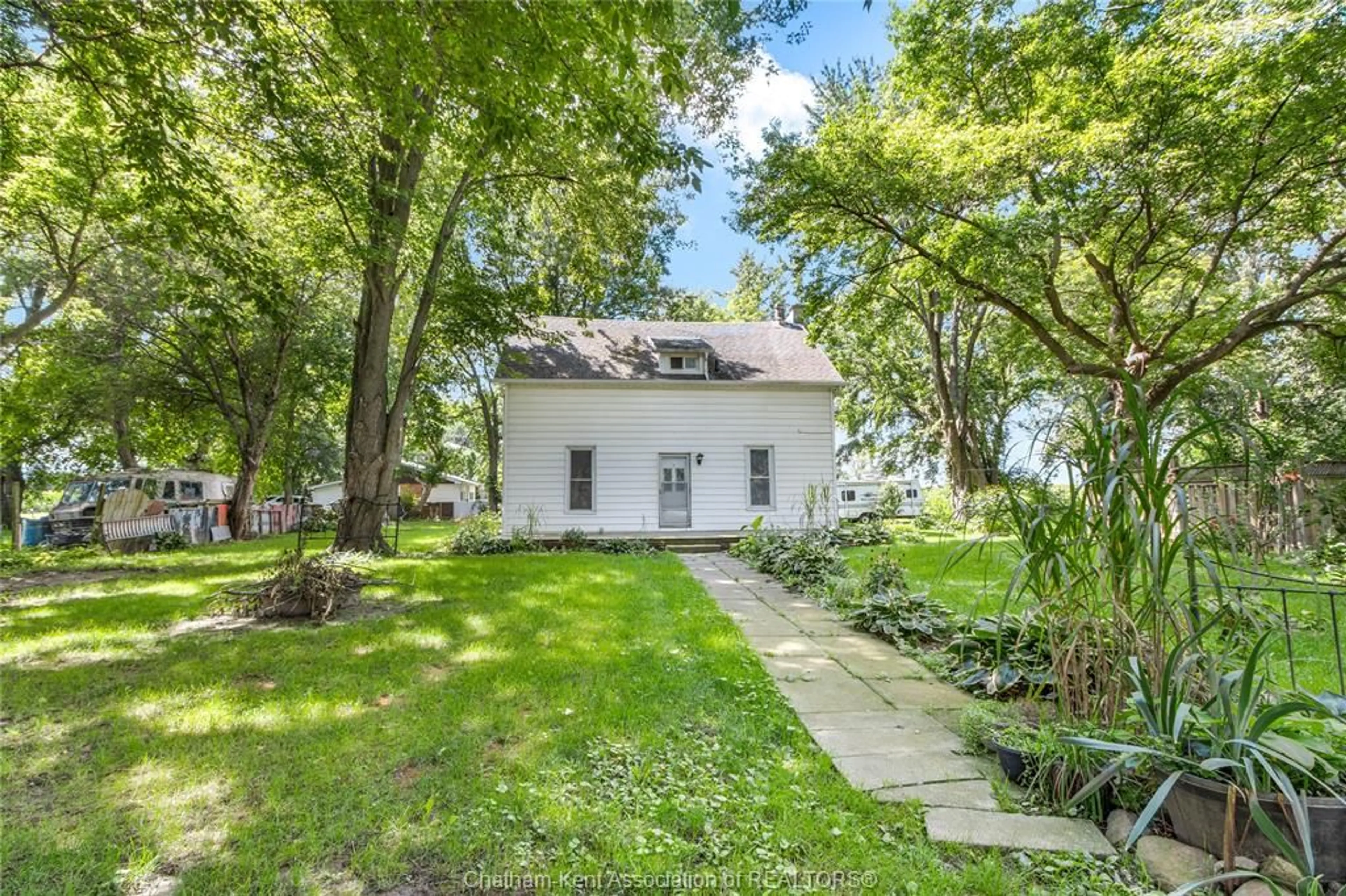 A pic from outside/outdoor area/front of a property/back of a property/a pic from drone, street for 23028 DOHERTY St, Kent Bridge Ontario N0P 1V0