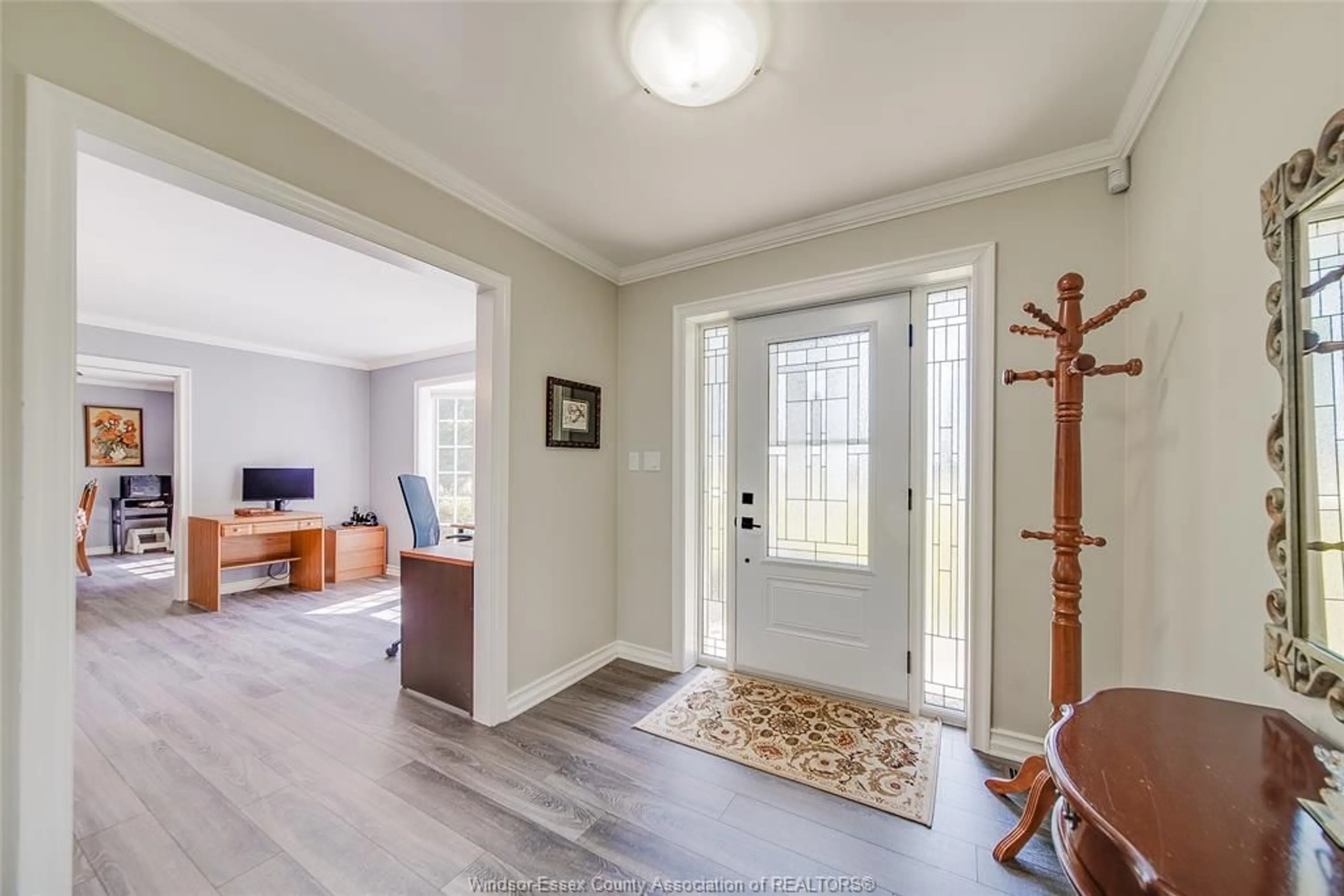Indoor entryway for 21109 DUART Rd, Muirkirk Ontario N0L 1X0