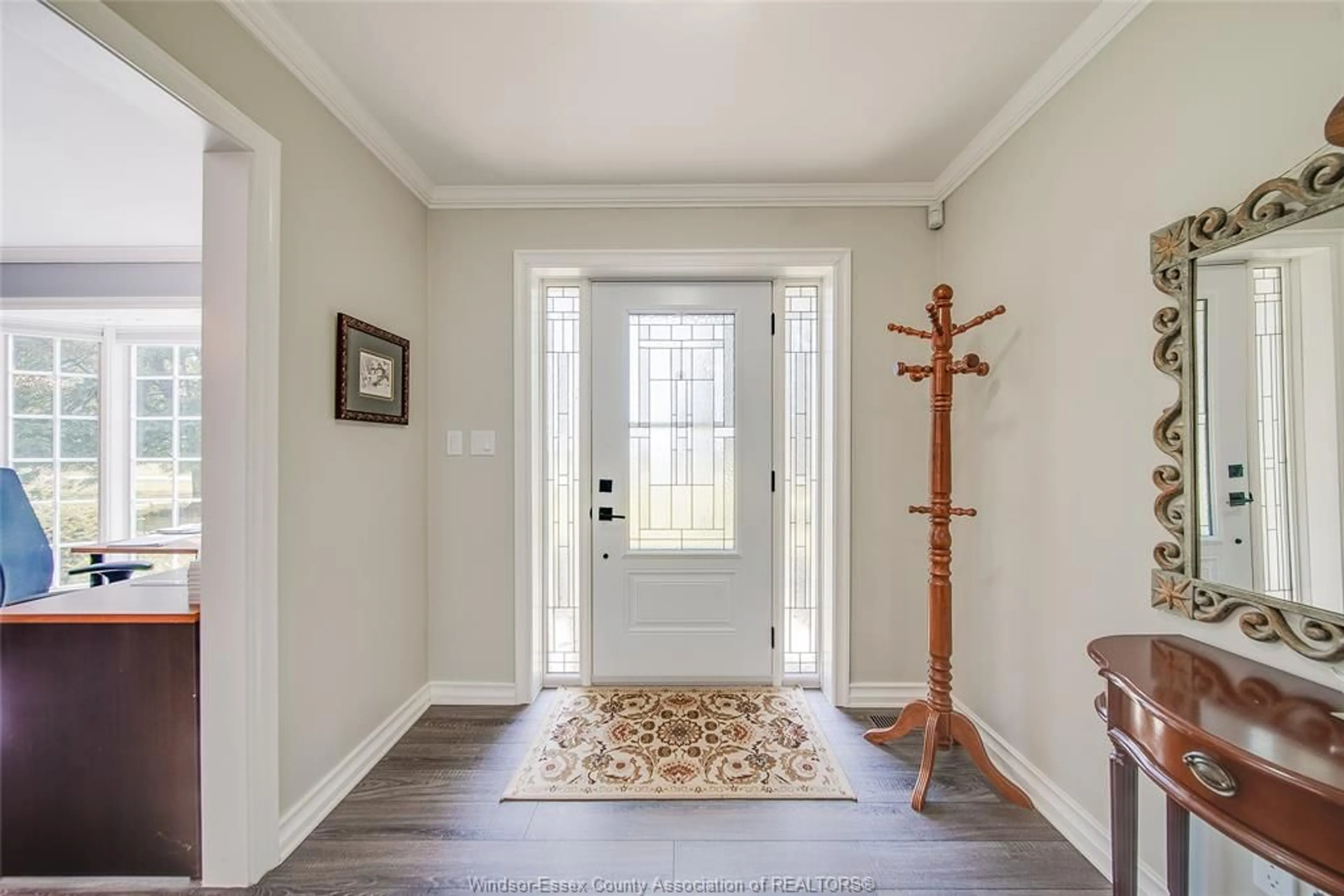Indoor entryway for 21109 DUART Rd, Muirkirk Ontario N0L 1X0