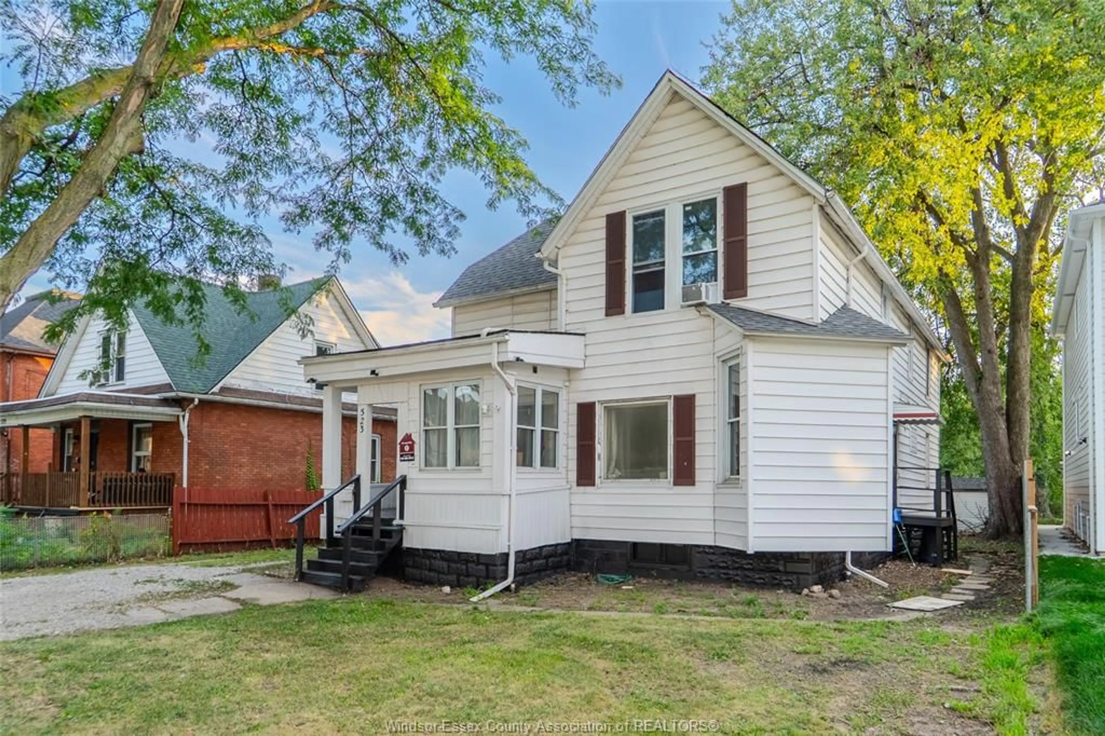 Home with vinyl exterior material, street for 523 Caron Ave, Windsor Ontario N8T 1C1