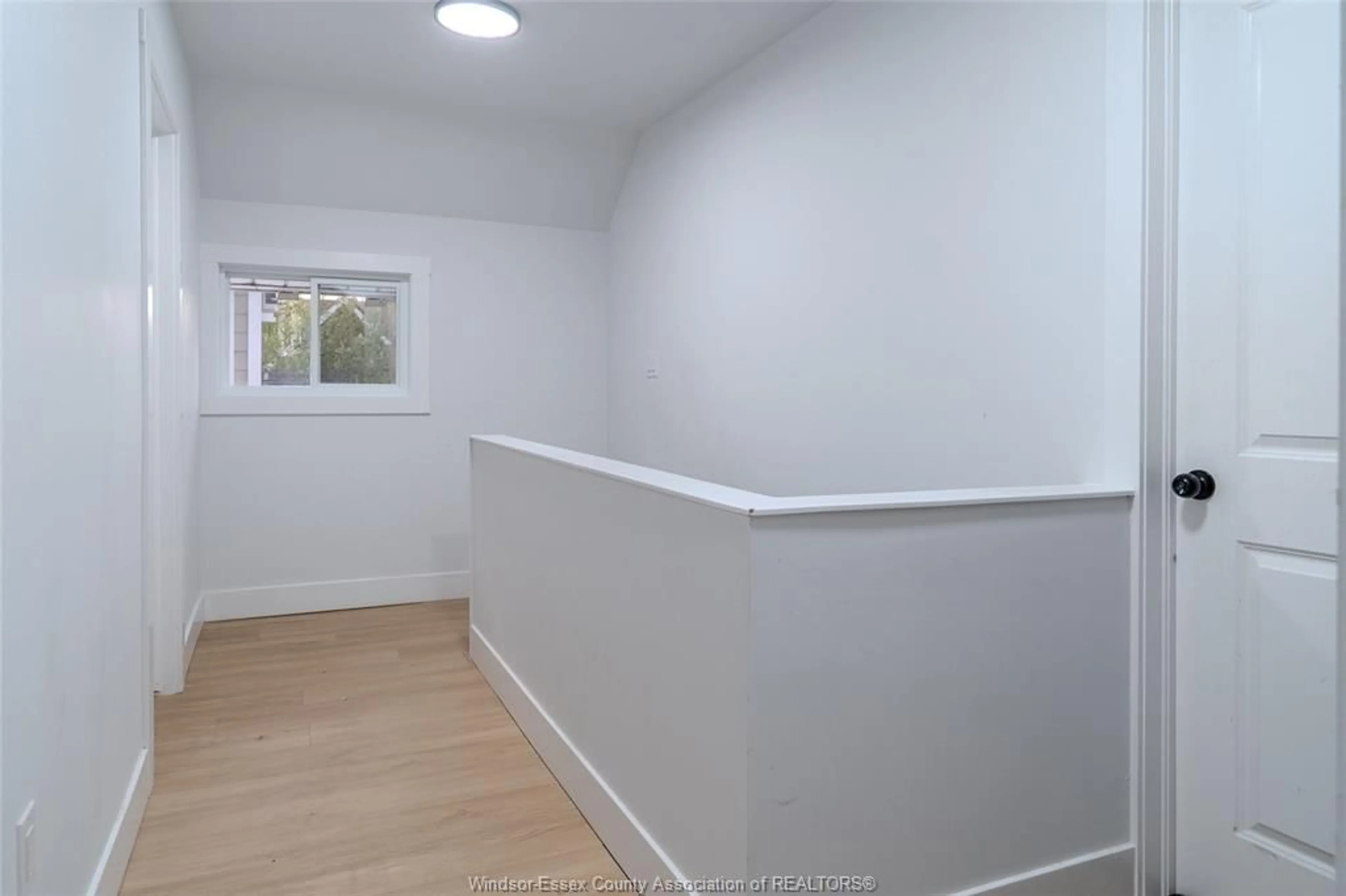 A pic of a room for 523 Caron Ave, Windsor Ontario N8T 1C1