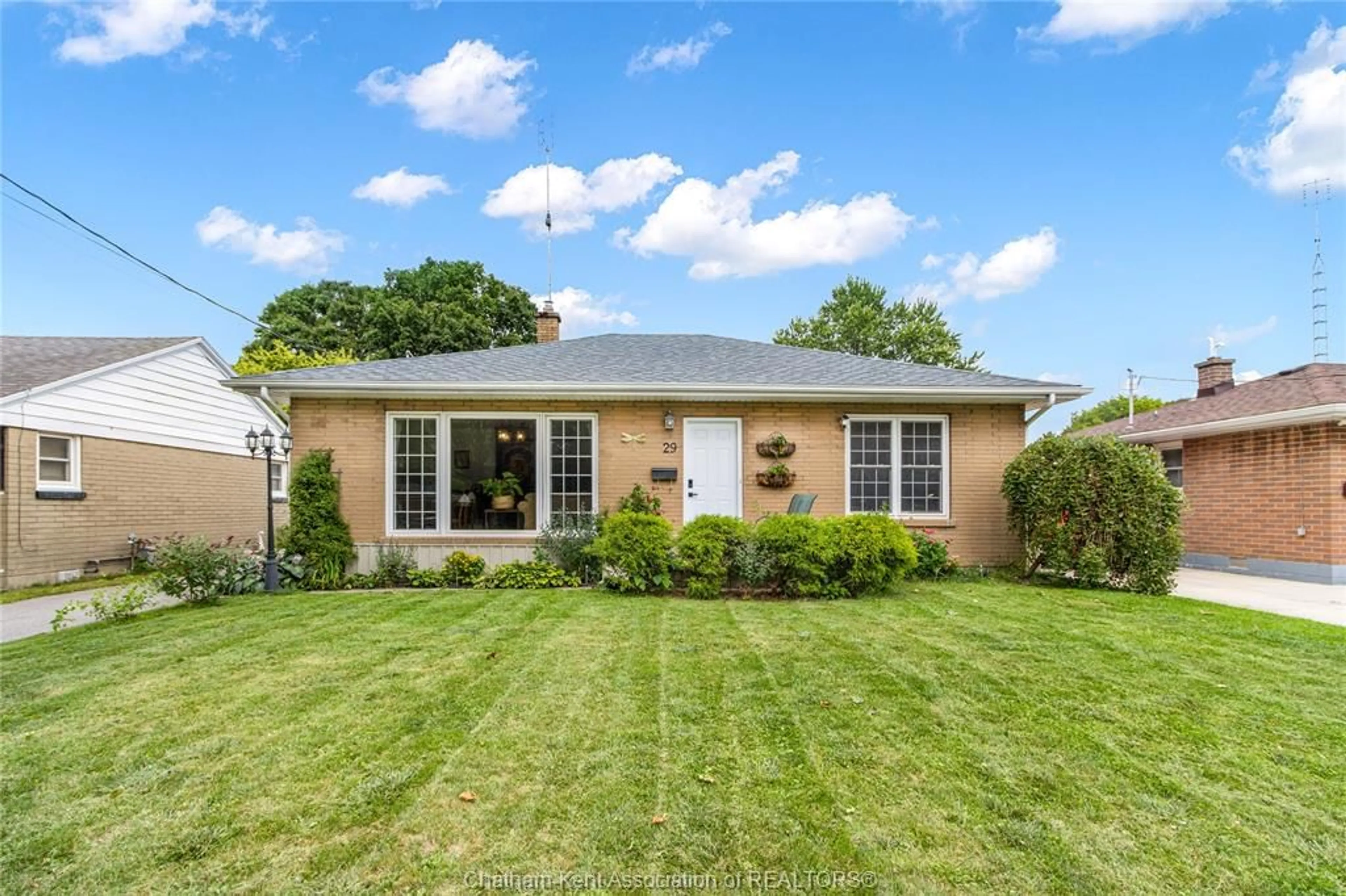 Home with brick exterior material, street for 29 PAVEY St, Chatham Ontario N7M 5E1