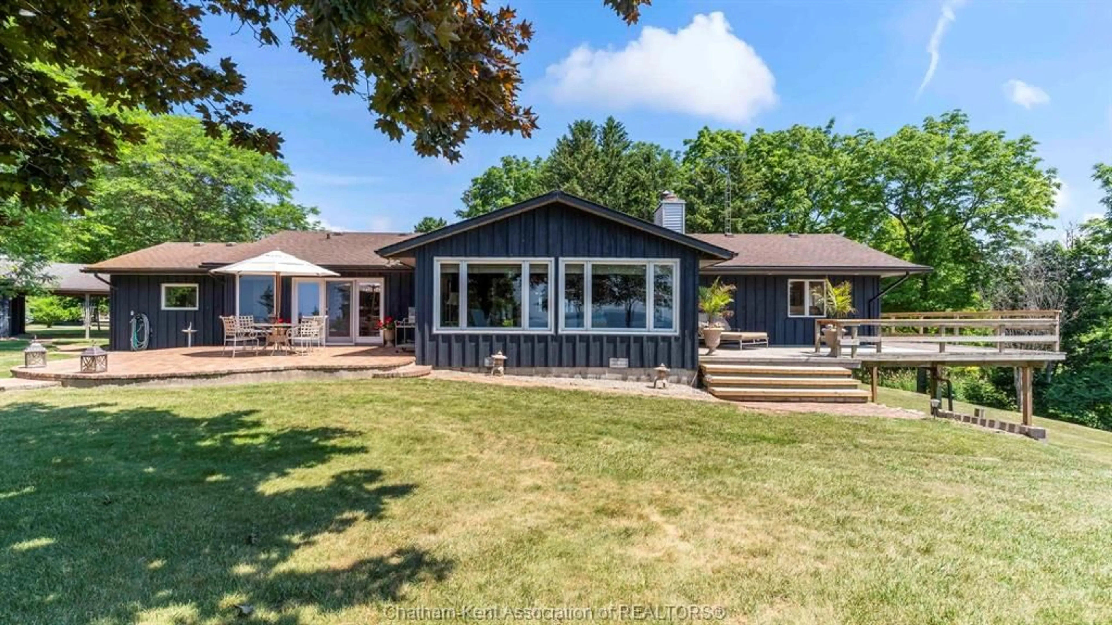 Home with vinyl exterior material, water/lake/river/ocean view for 7678 TALBOT Trail, Cedar Springs Ontario N0P 1A0