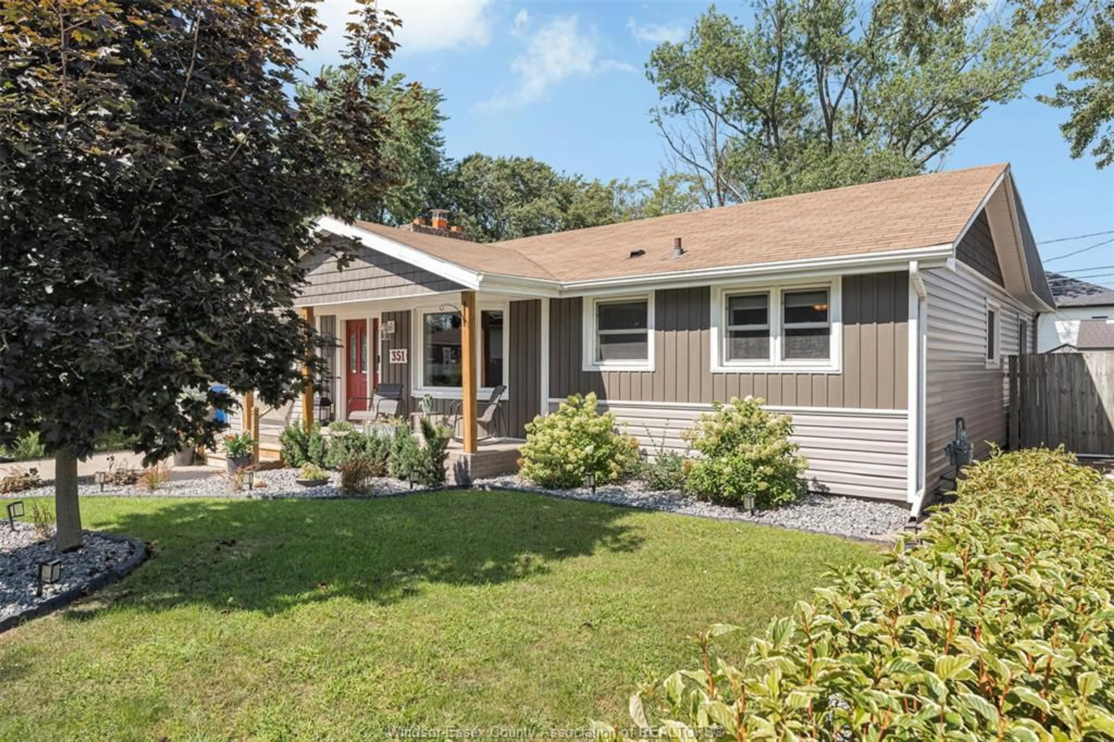 Home with vinyl exterior material, street for 351 SUPERIOR St, LaSalle Ontario N9J 1H7