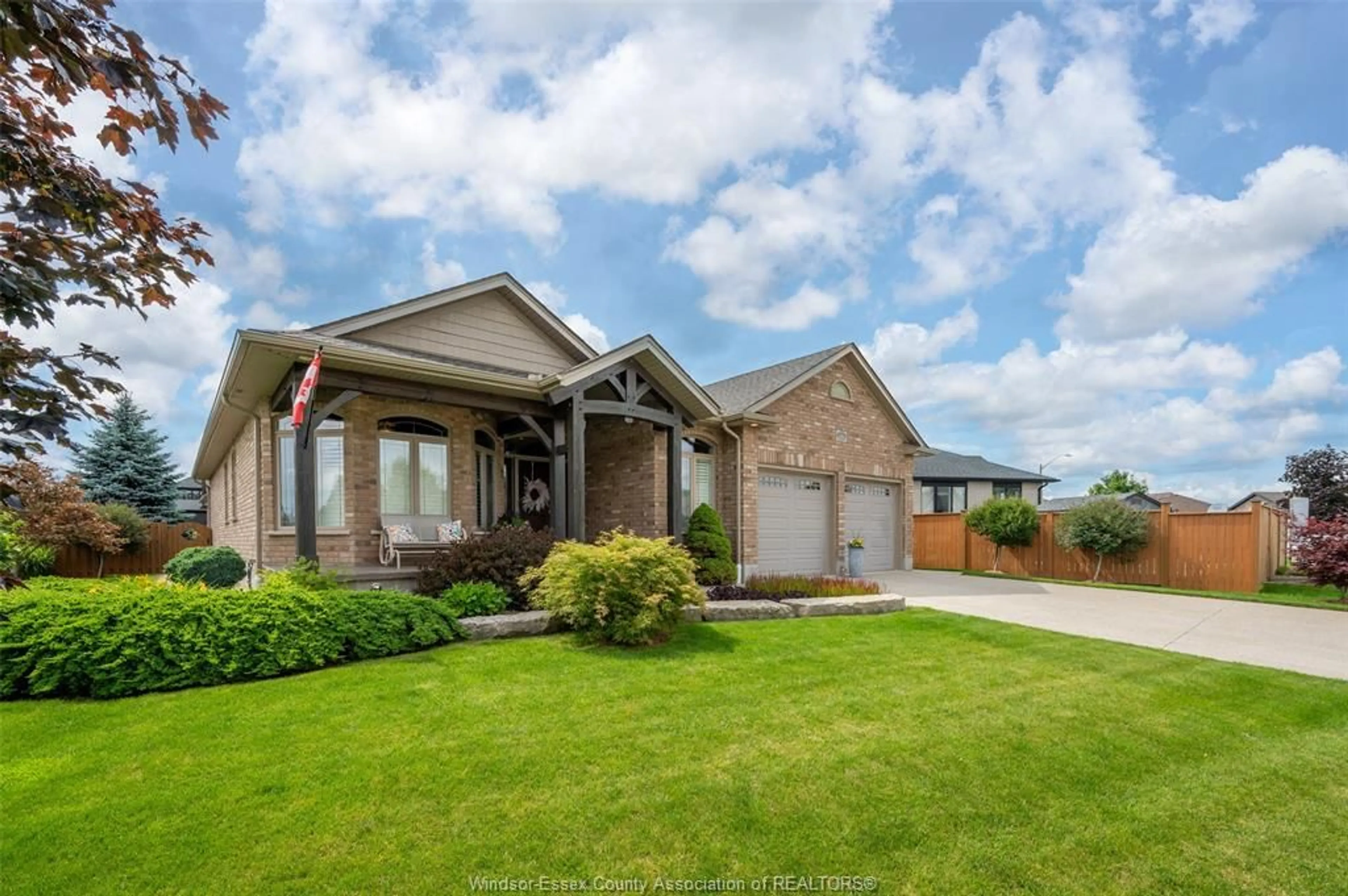 Home with brick exterior material, street for 286 DUFFERIN St, Belmont Ontario N0L 1B0