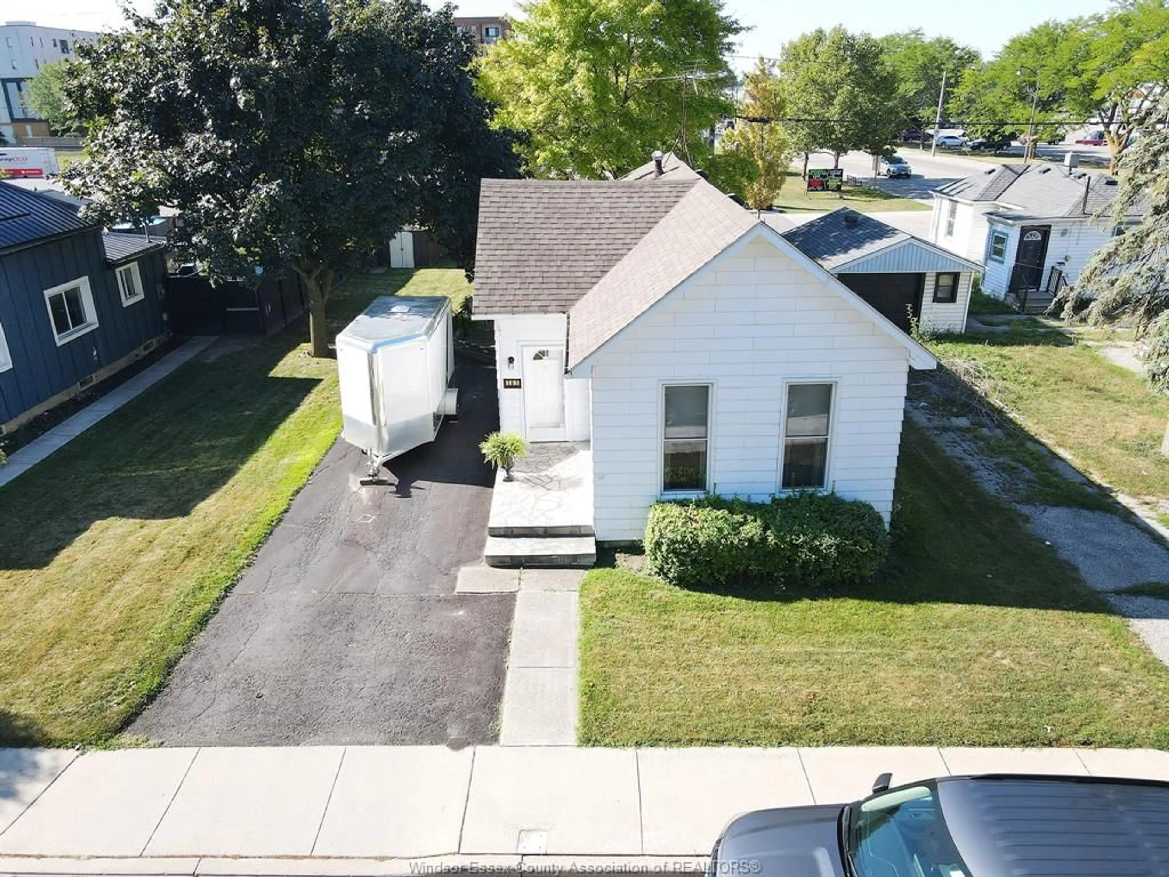 A pic from outside/outdoor area/front of a property/back of a property/a pic from drone, street for 161 PARK St, Amherstburg Ontario N9V 1P3