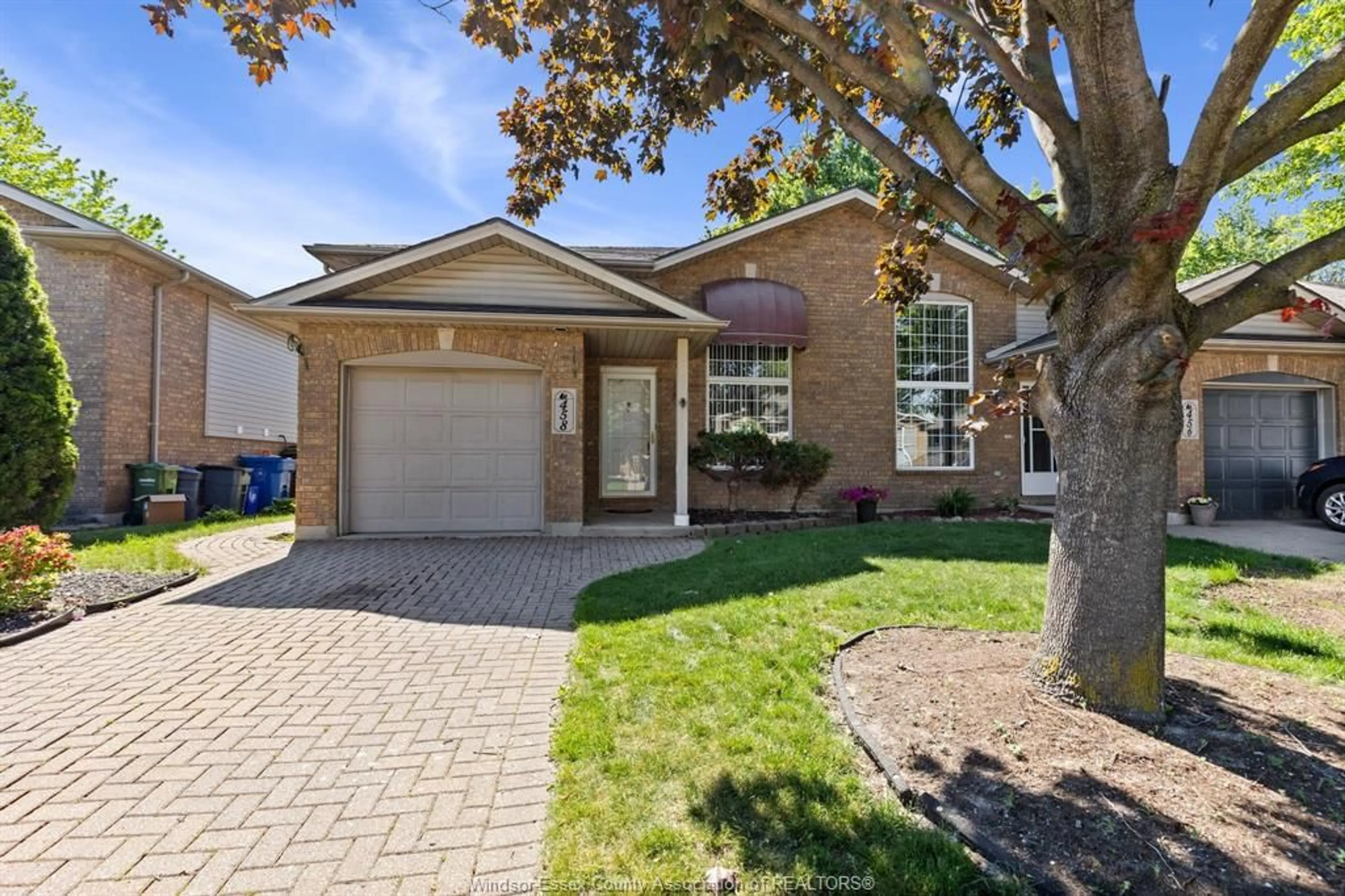 Home with brick exterior material, street for 458 MERRILL, LaSalle Ontario N9J 3N7