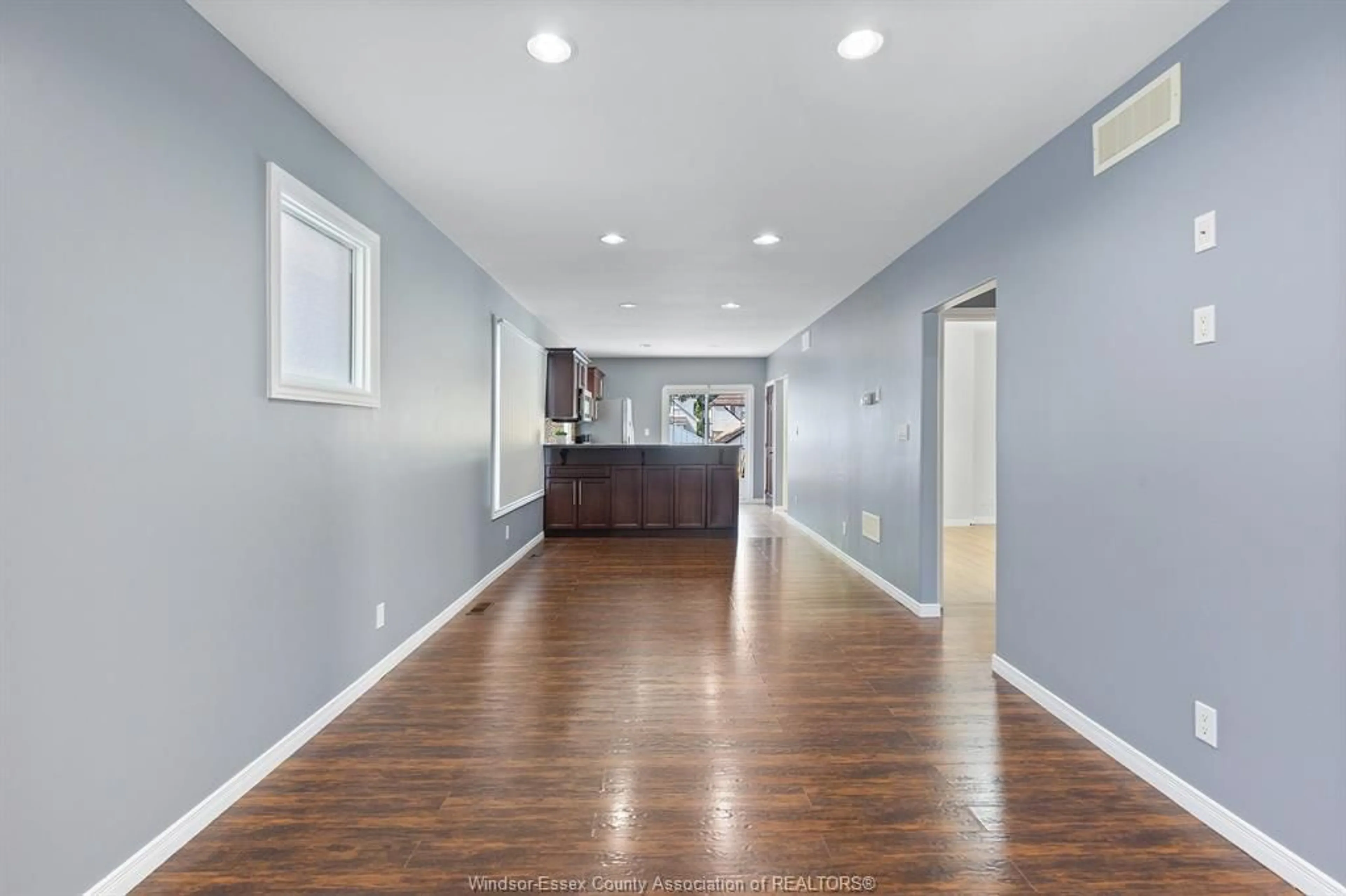 Indoor entryway for 1167 PIERRE Ave, Windsor Ontario N9A 2L3