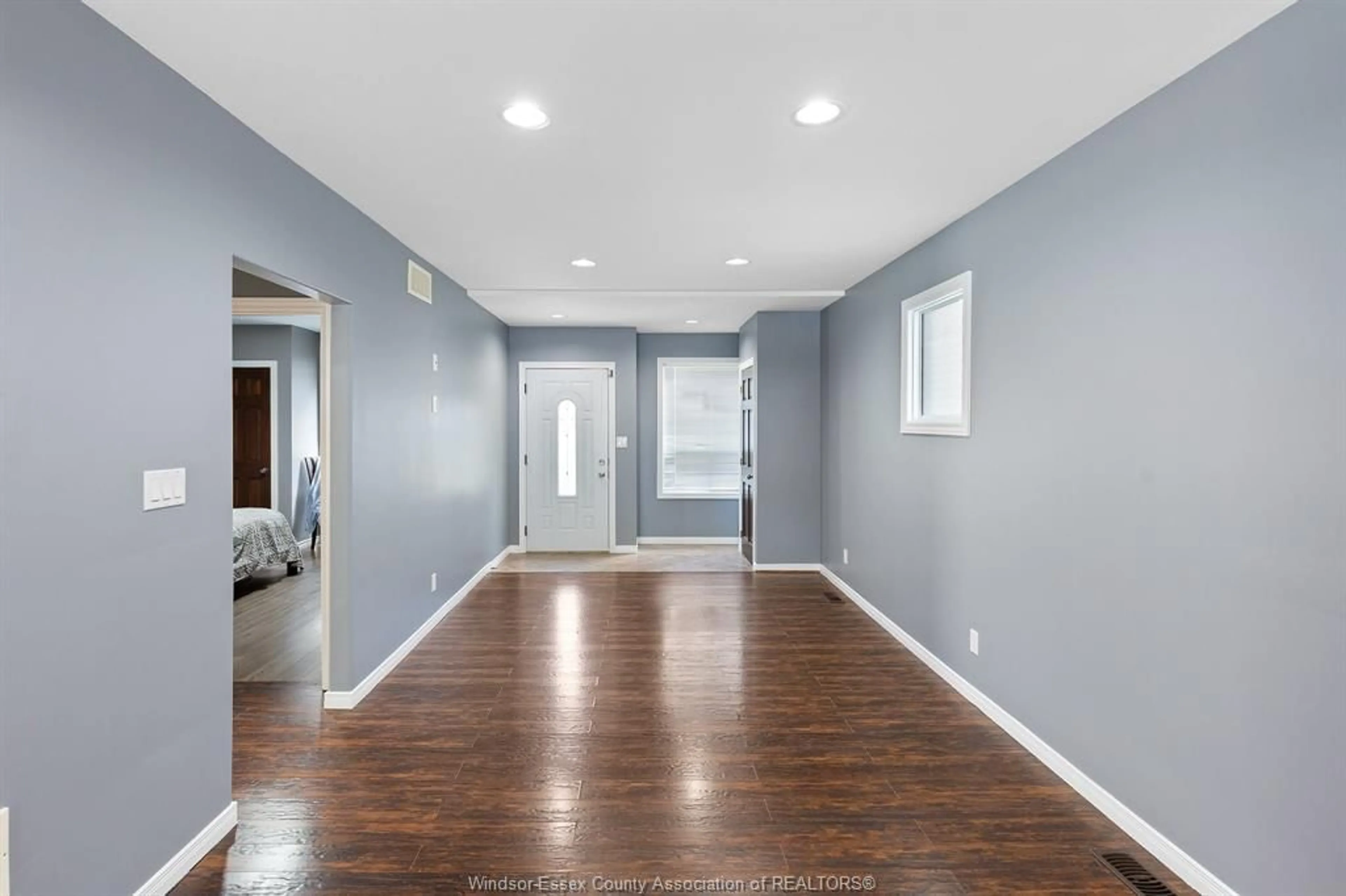 Indoor entryway for 1167 PIERRE Ave, Windsor Ontario N9A 2L3